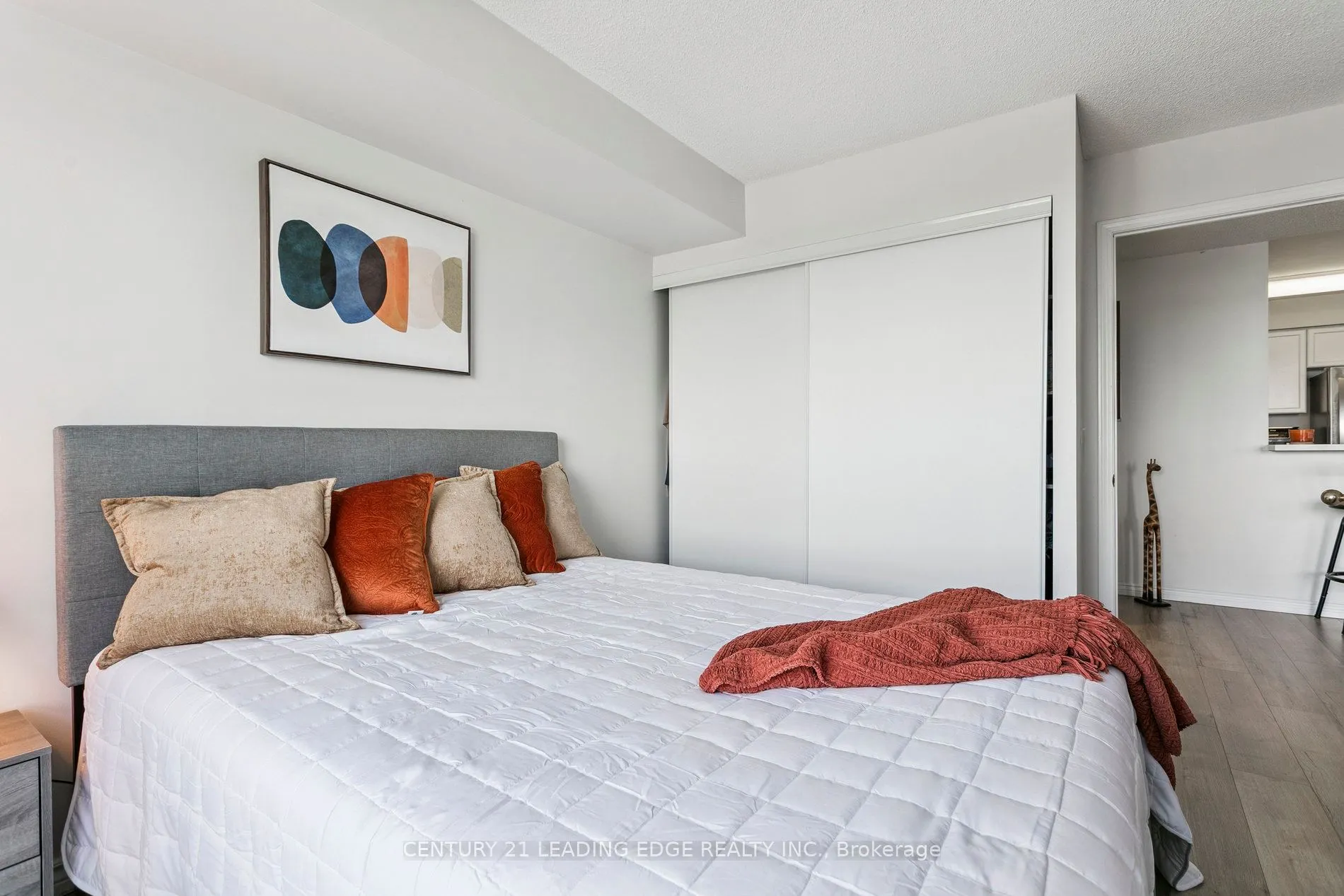 2545 Erin Centre Boulevard, #1111