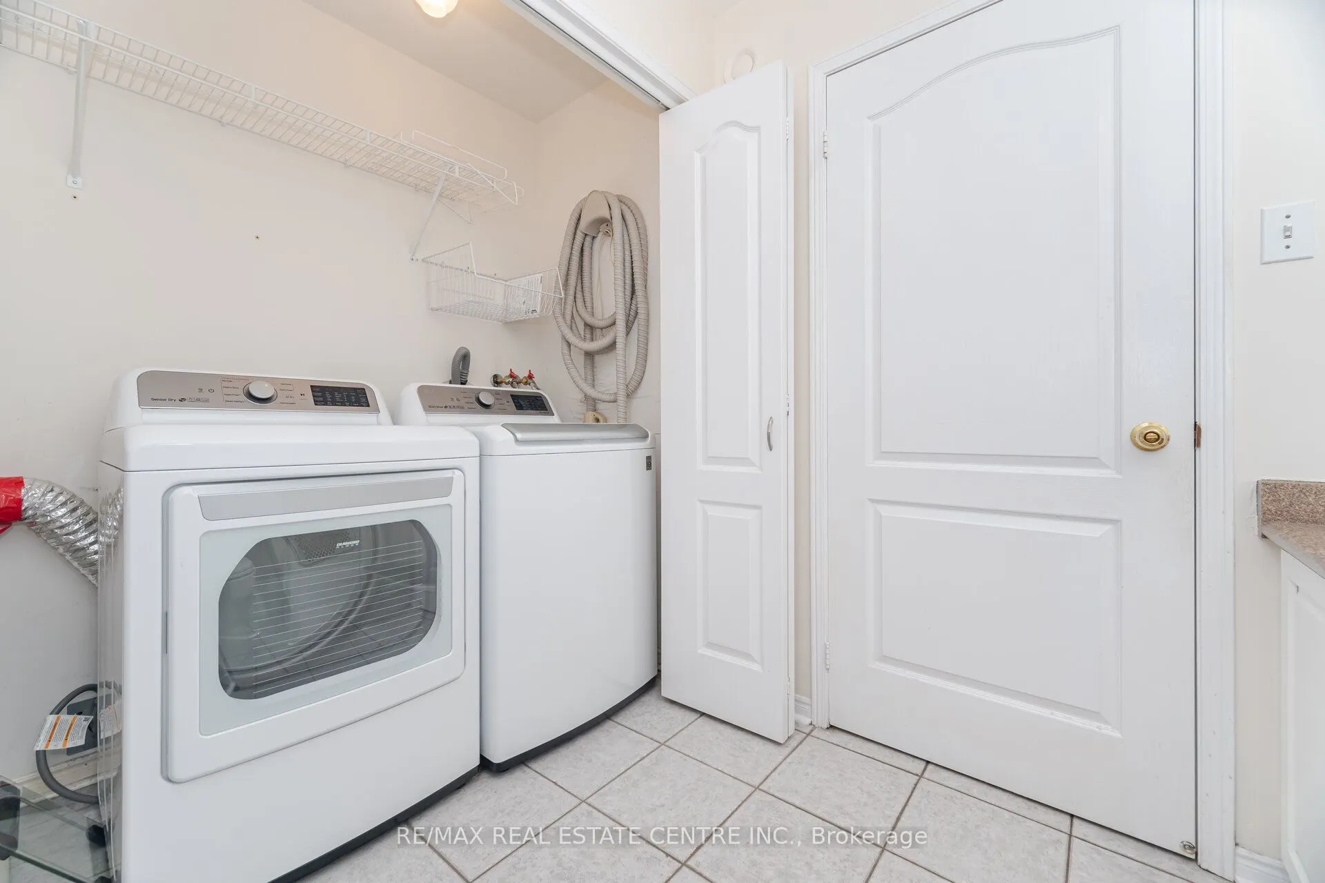 2931 Gardenview Crescent