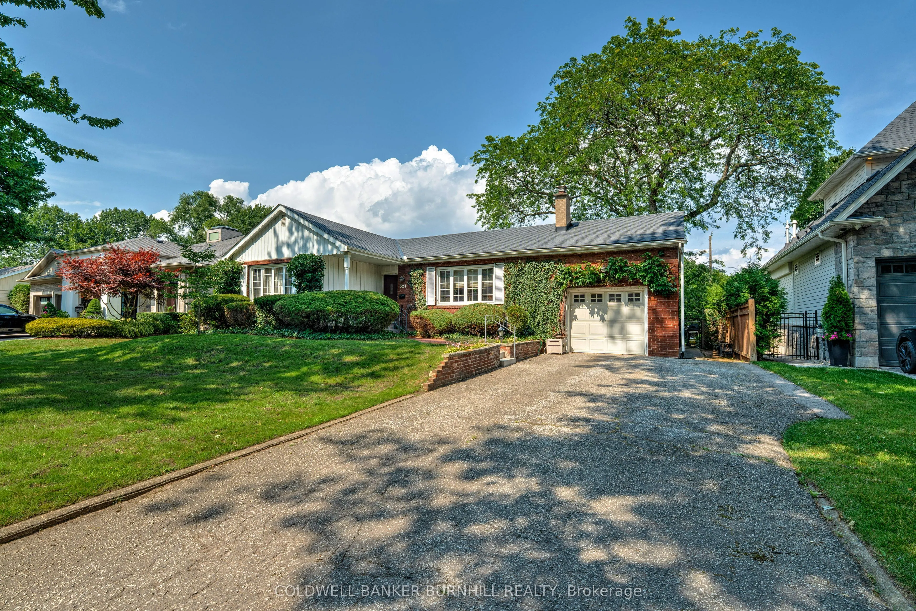 321 WILSON Avenue