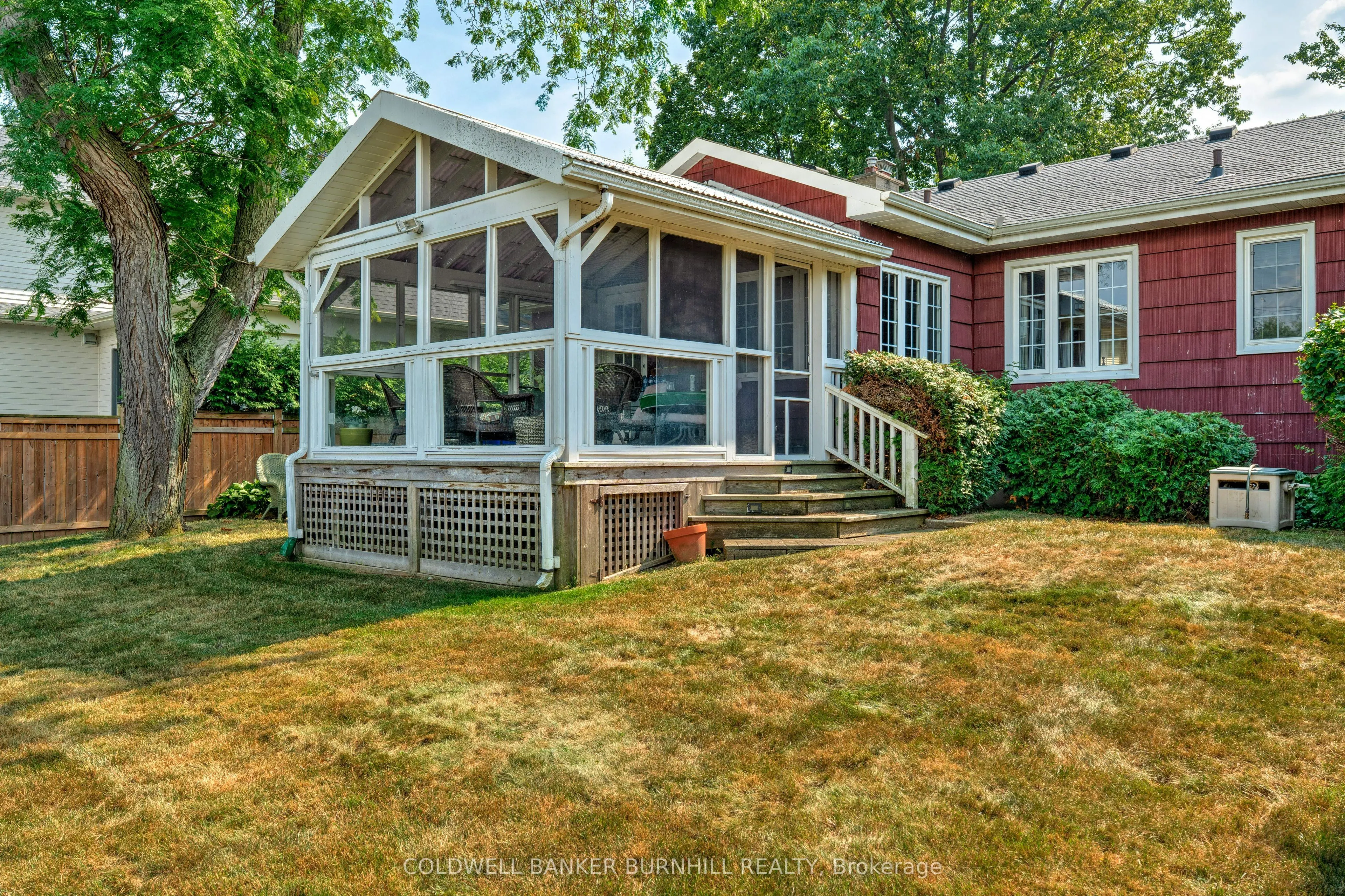321 WILSON Avenue