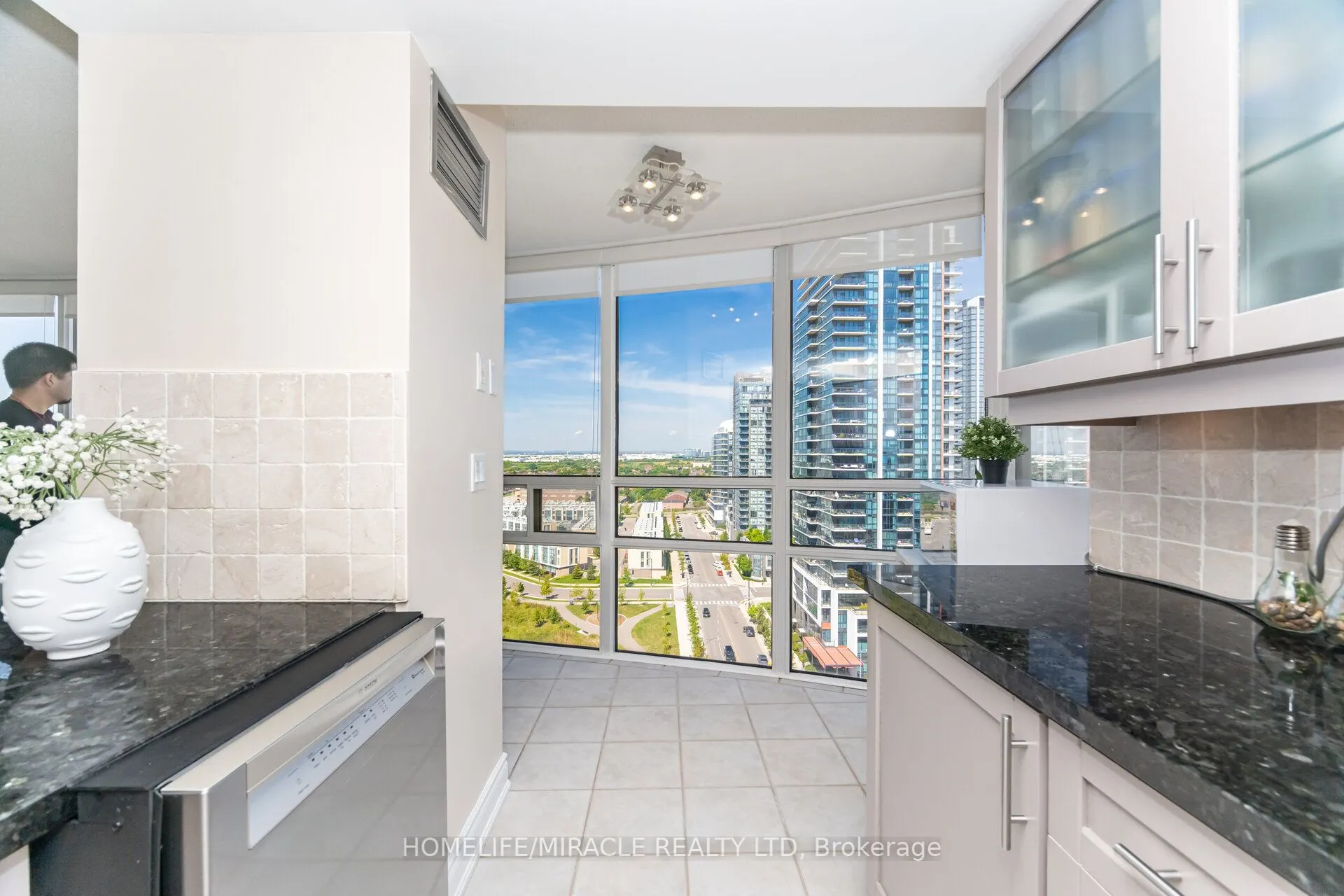 50 eglinton Avenue W, #1701