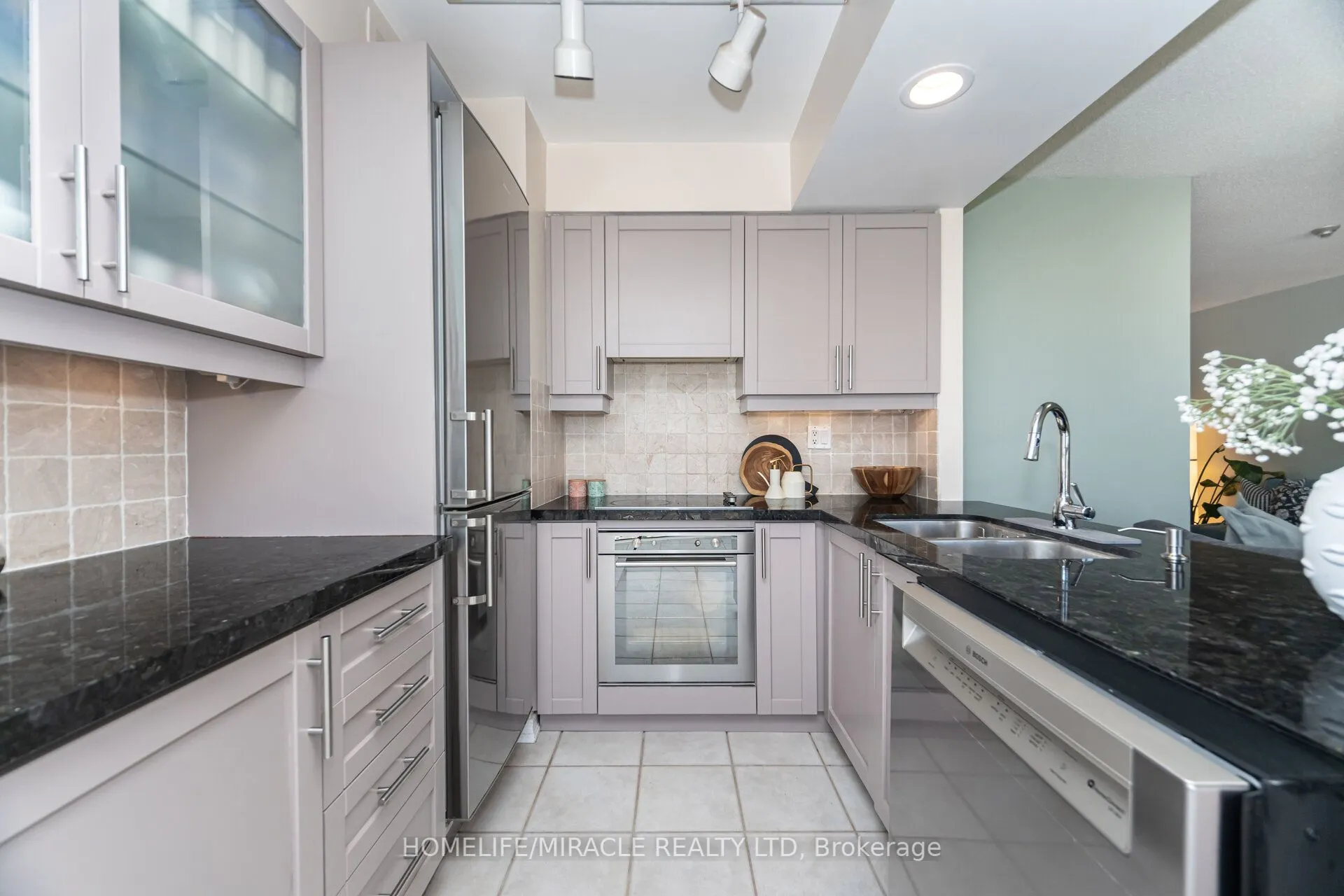 50 eglinton Avenue W, #1701