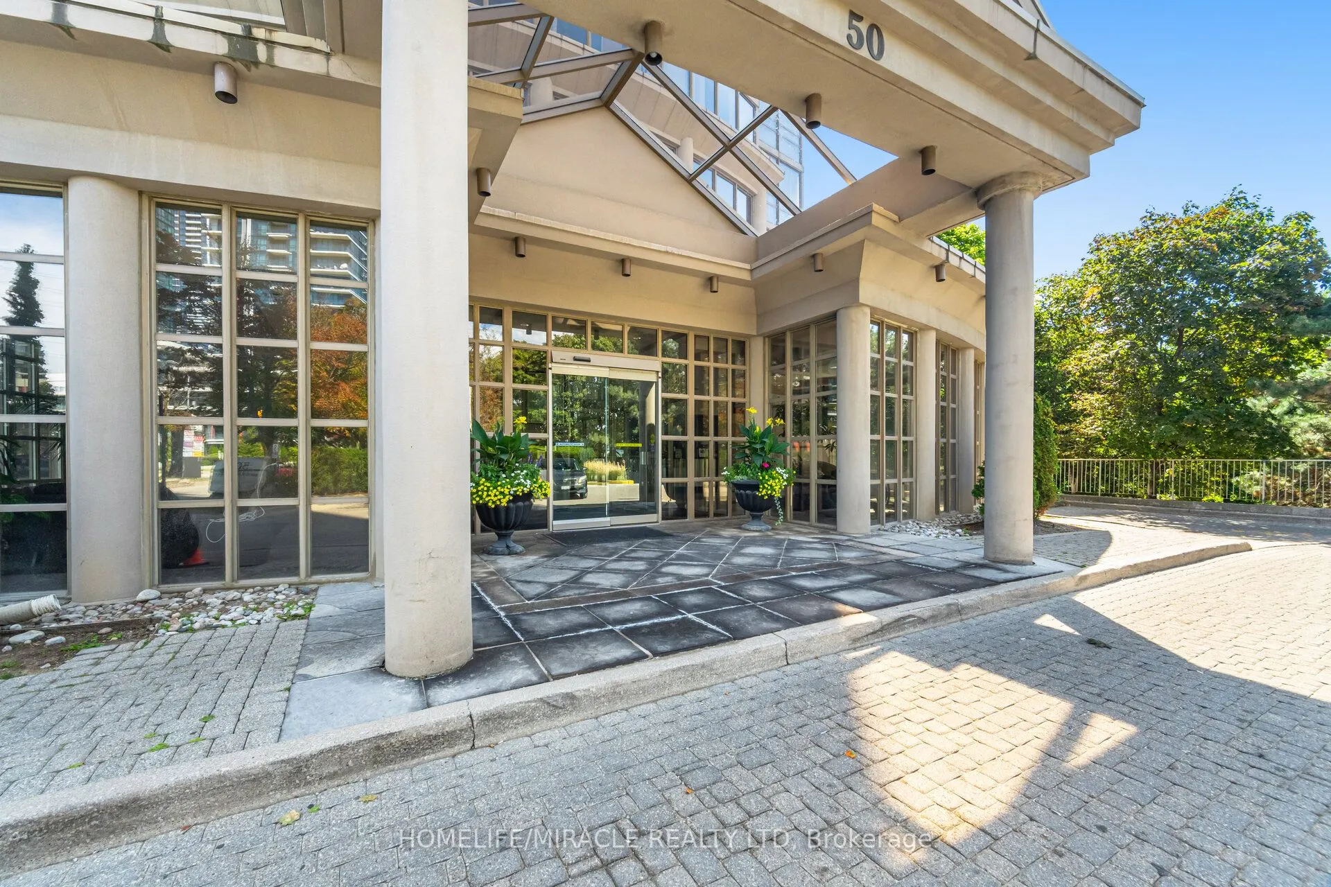 50 eglinton Avenue W, #1701