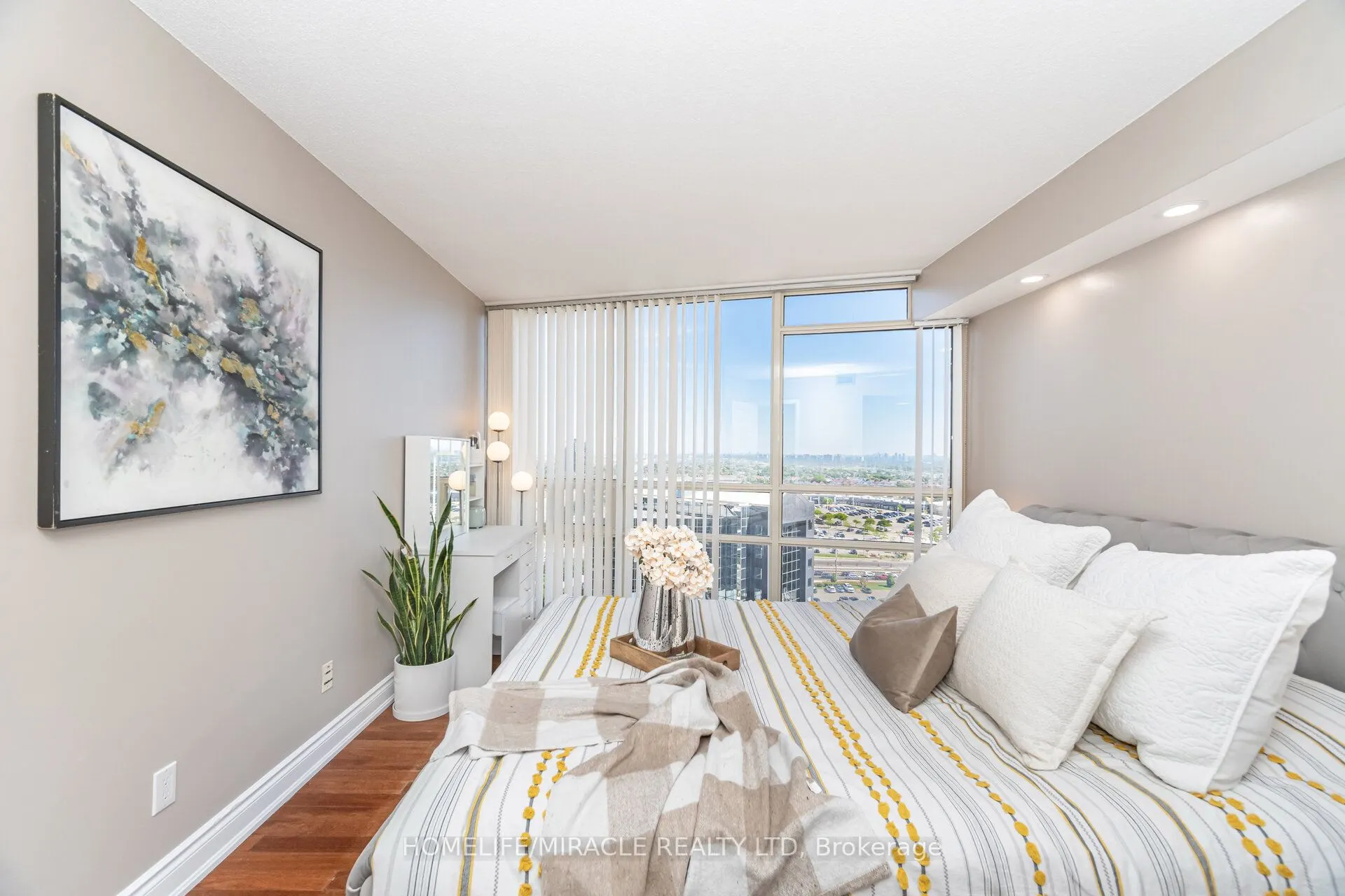 50 eglinton Avenue W, #1701