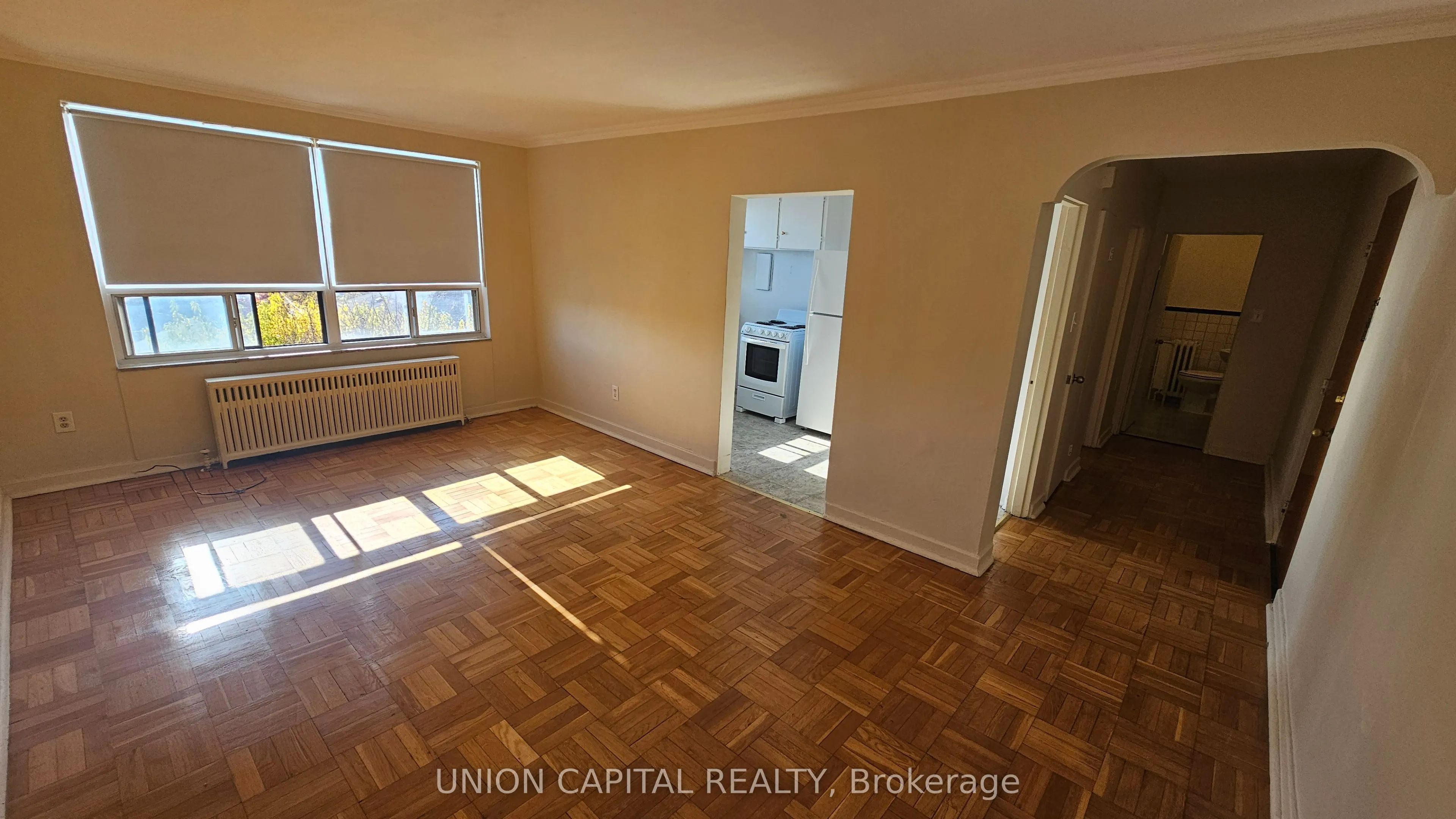 1969 EGLINTON AVE W Avenue, #311