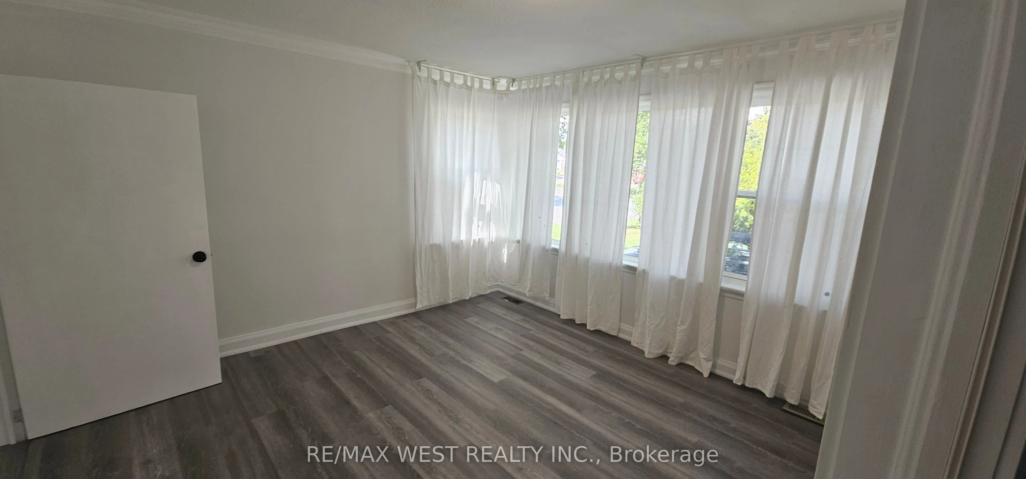 4229 Bloor Street W, #Main