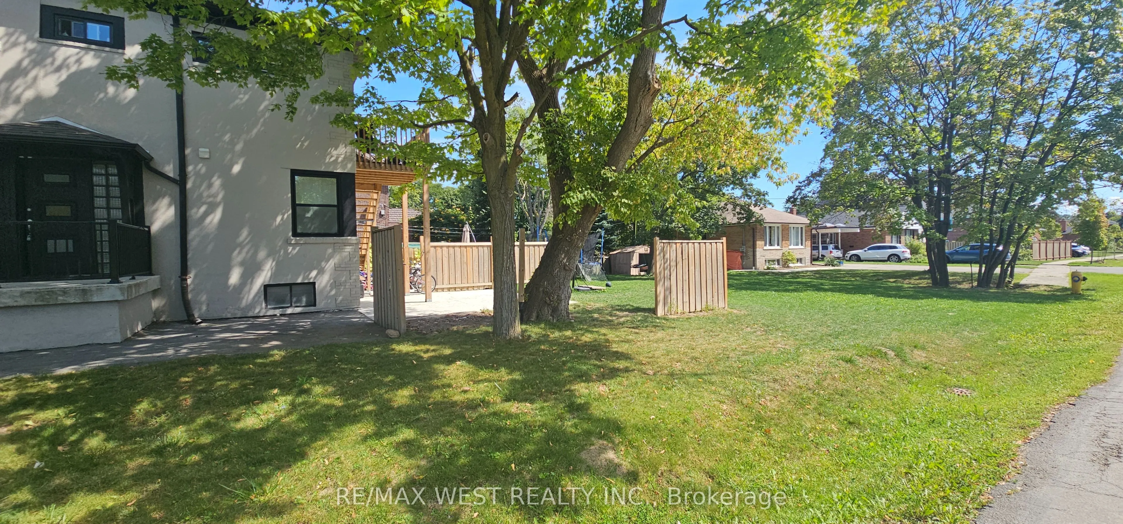 4229 Bloor Street W, #Main