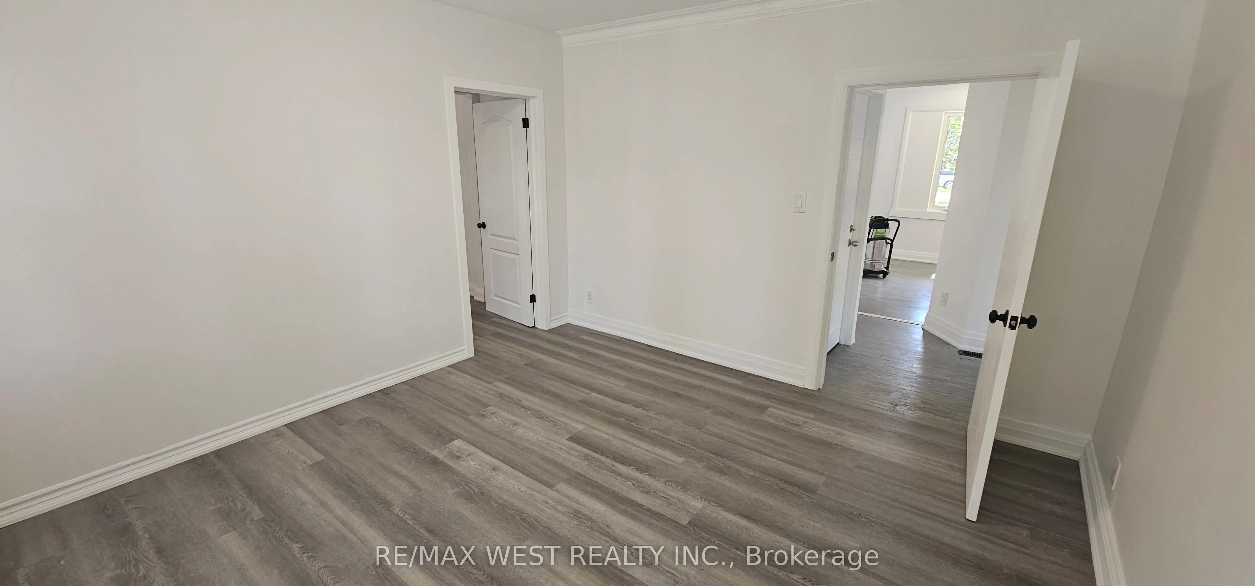 4229 Bloor Street W, #Main