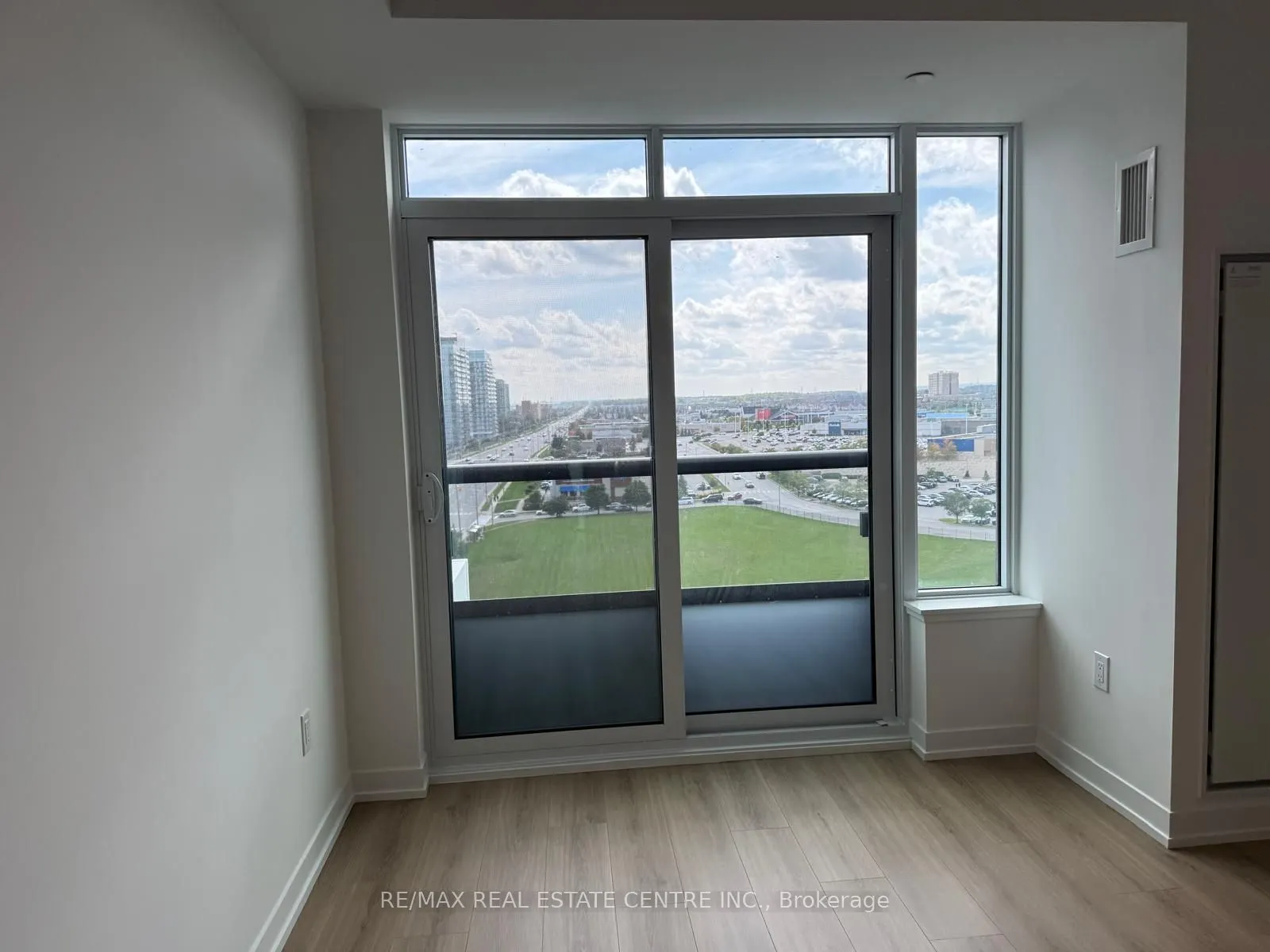 2485 Eglinton Avenue W, #1118