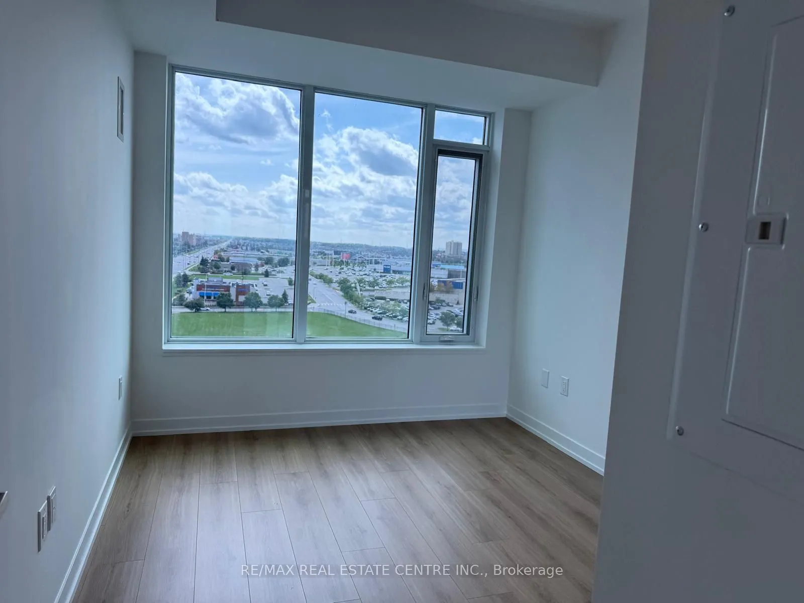 2485 Eglinton Avenue W, #1118