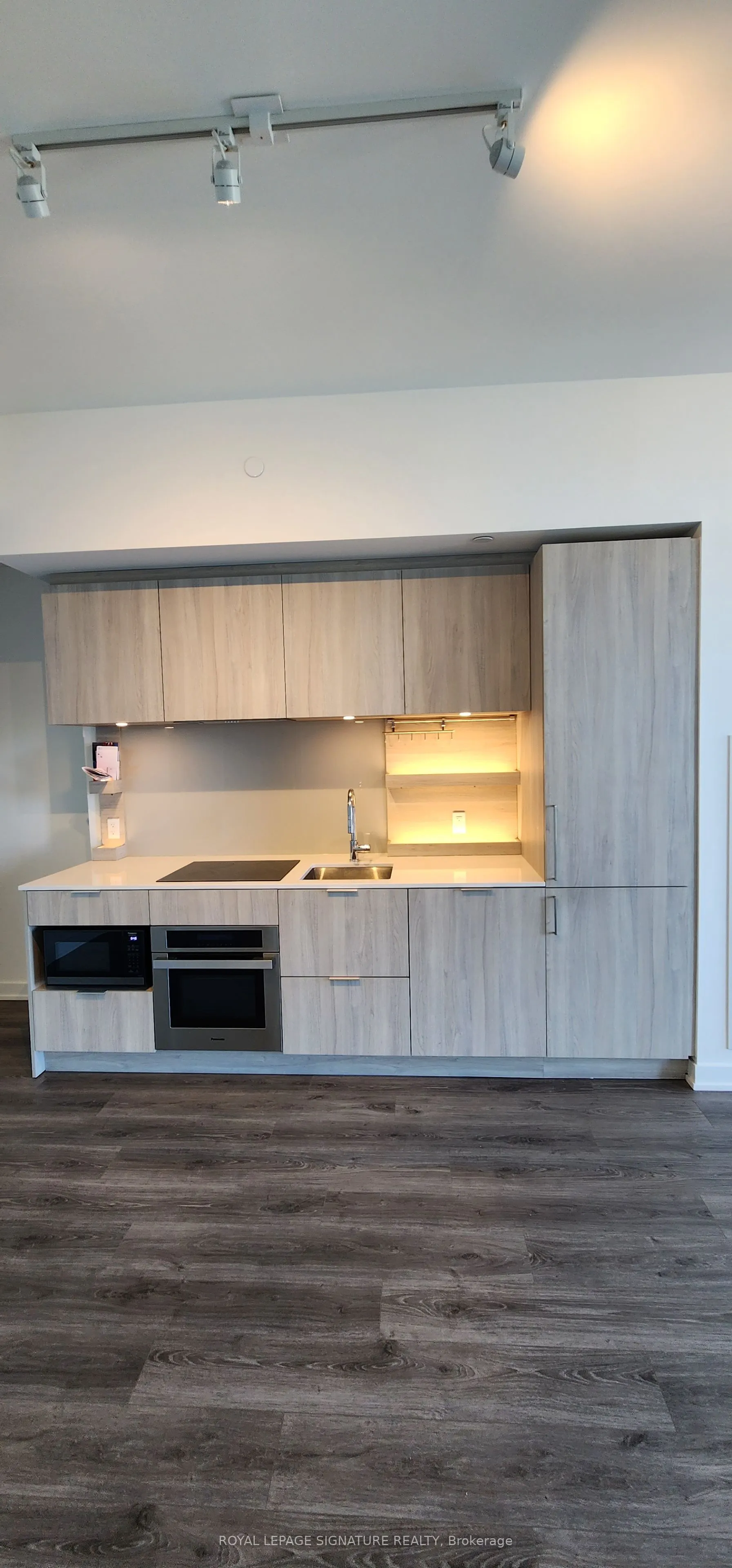 28 Ann Street, #2010