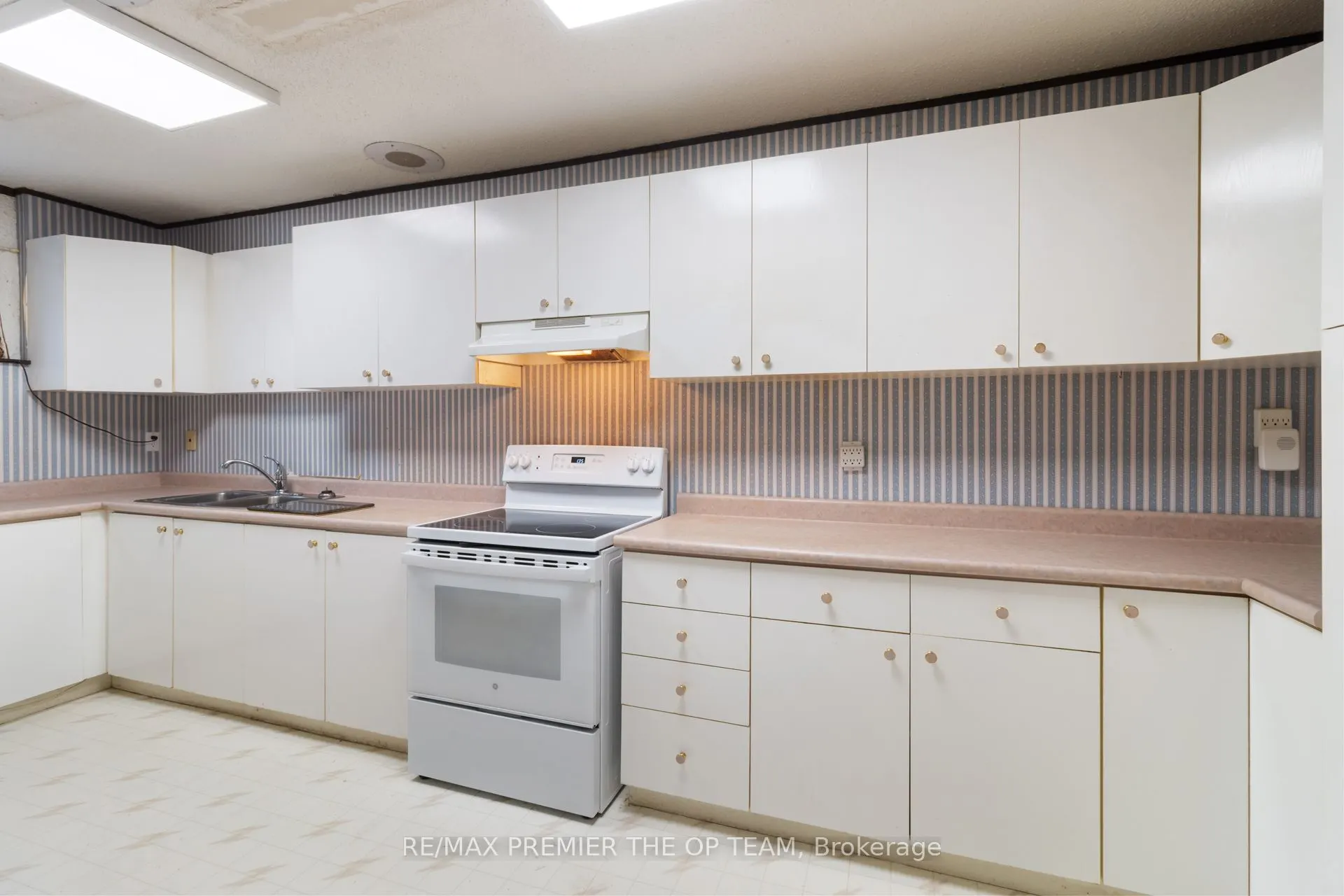 6 Larkfield Road