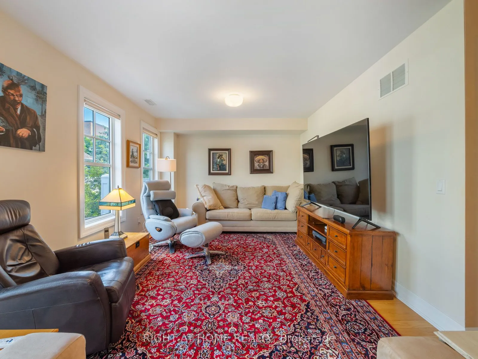 2369 Ontario Street, #26