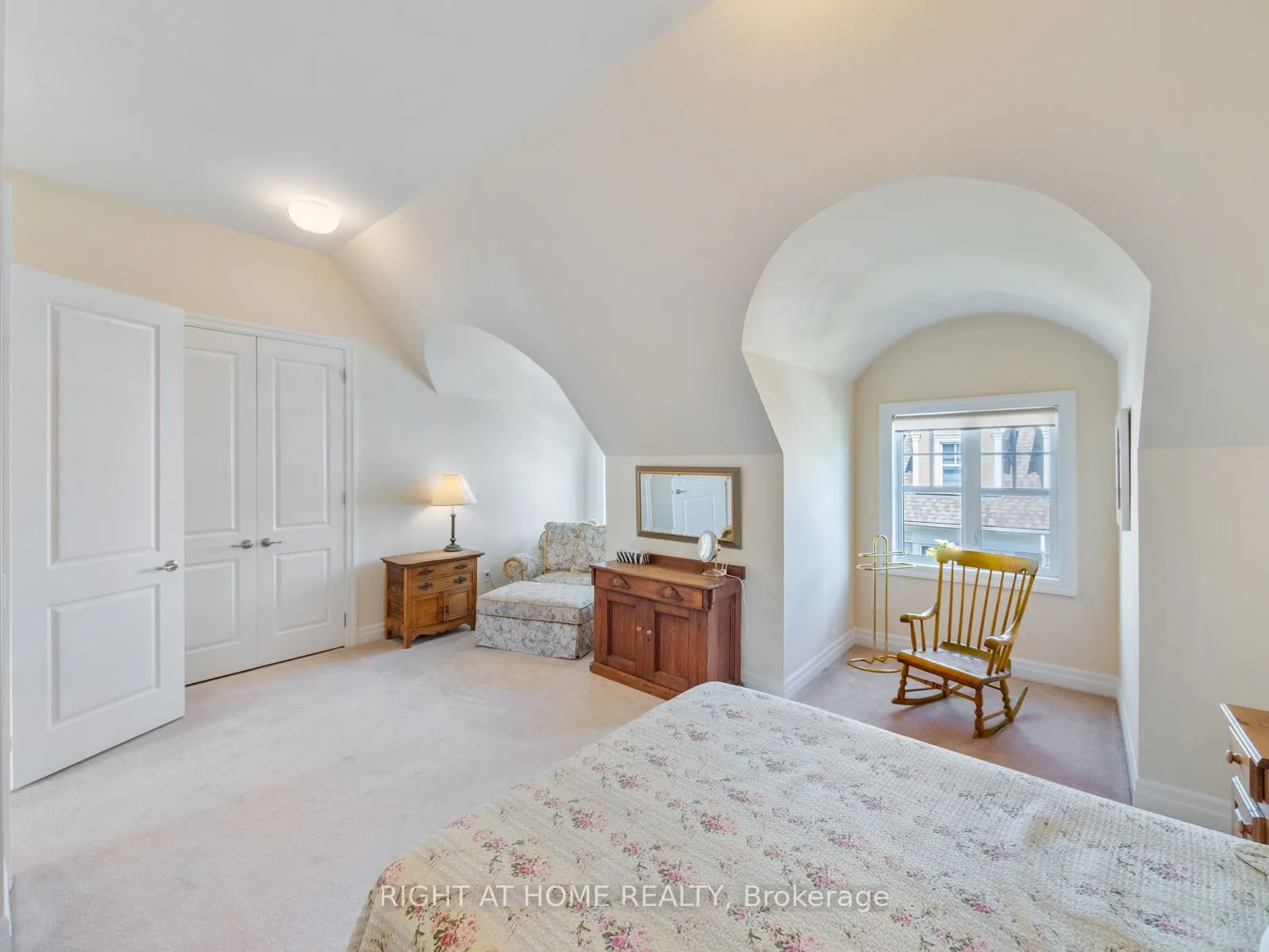 2369 Ontario Street, #26