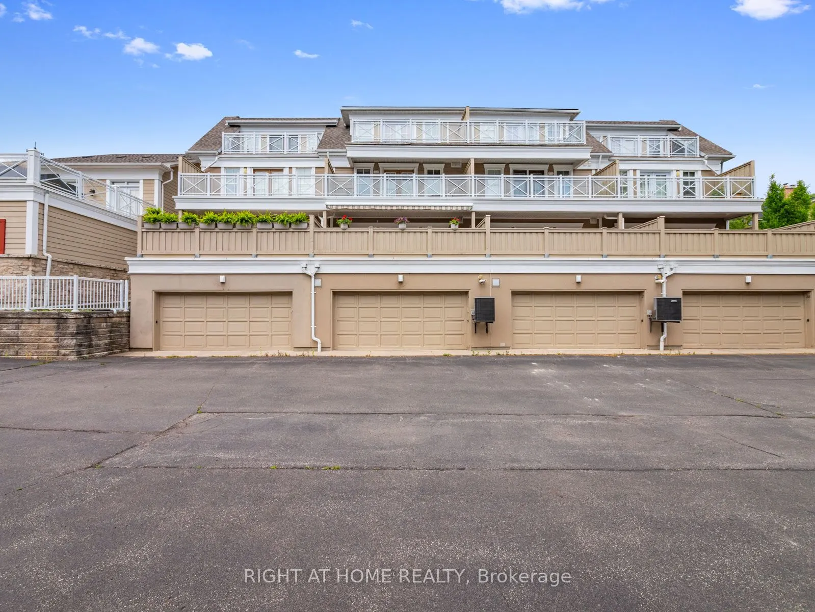 2369 Ontario Street, #26