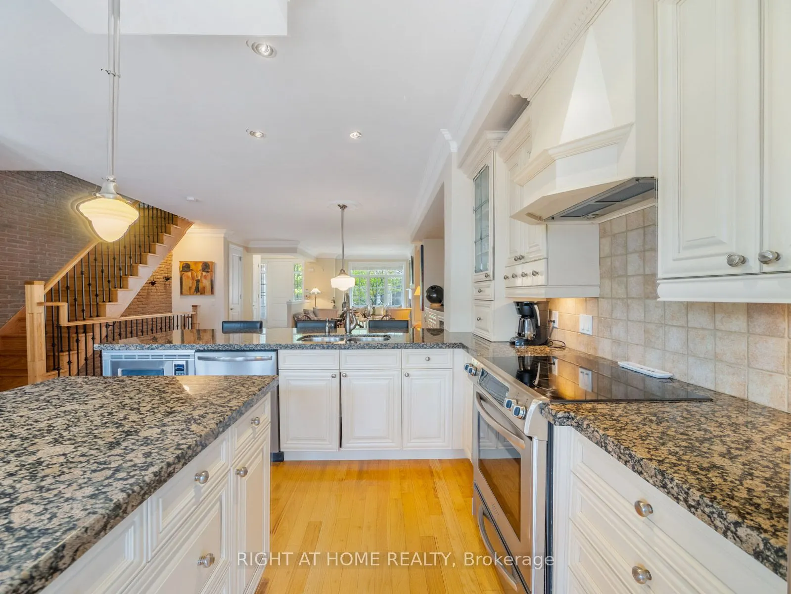 2369 Ontario Street, #26