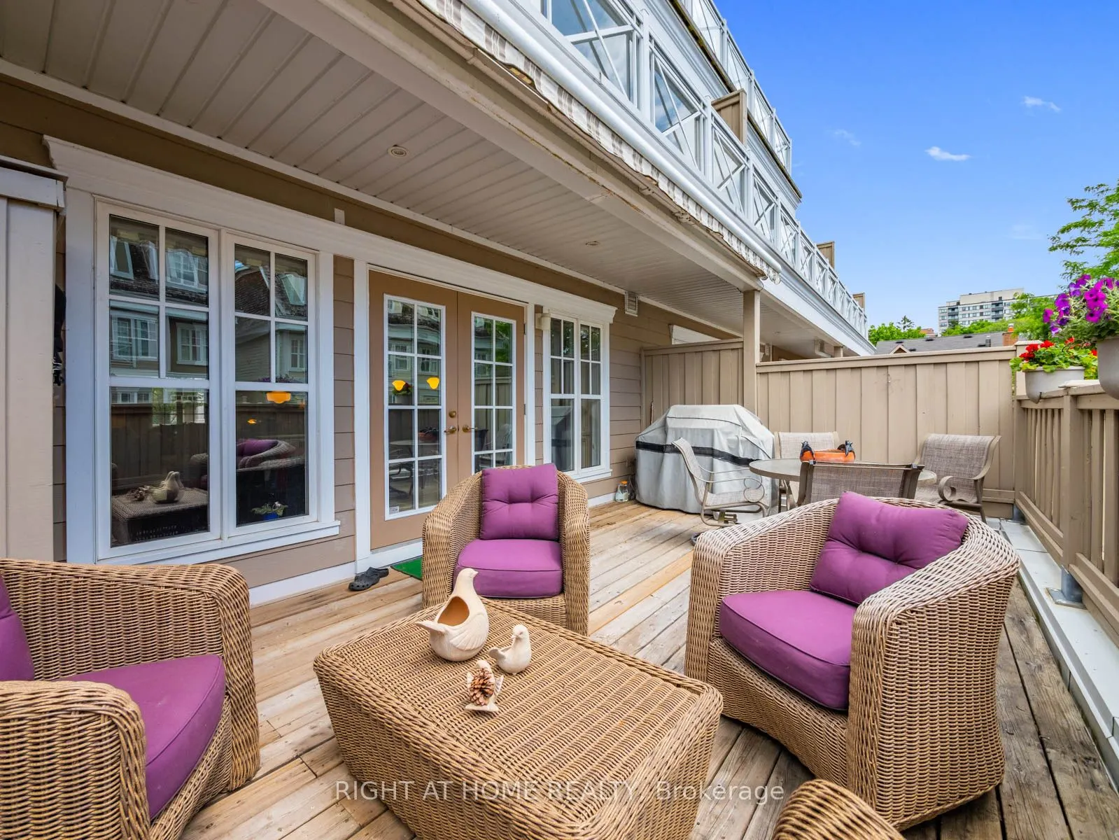 2369 Ontario Street, #26