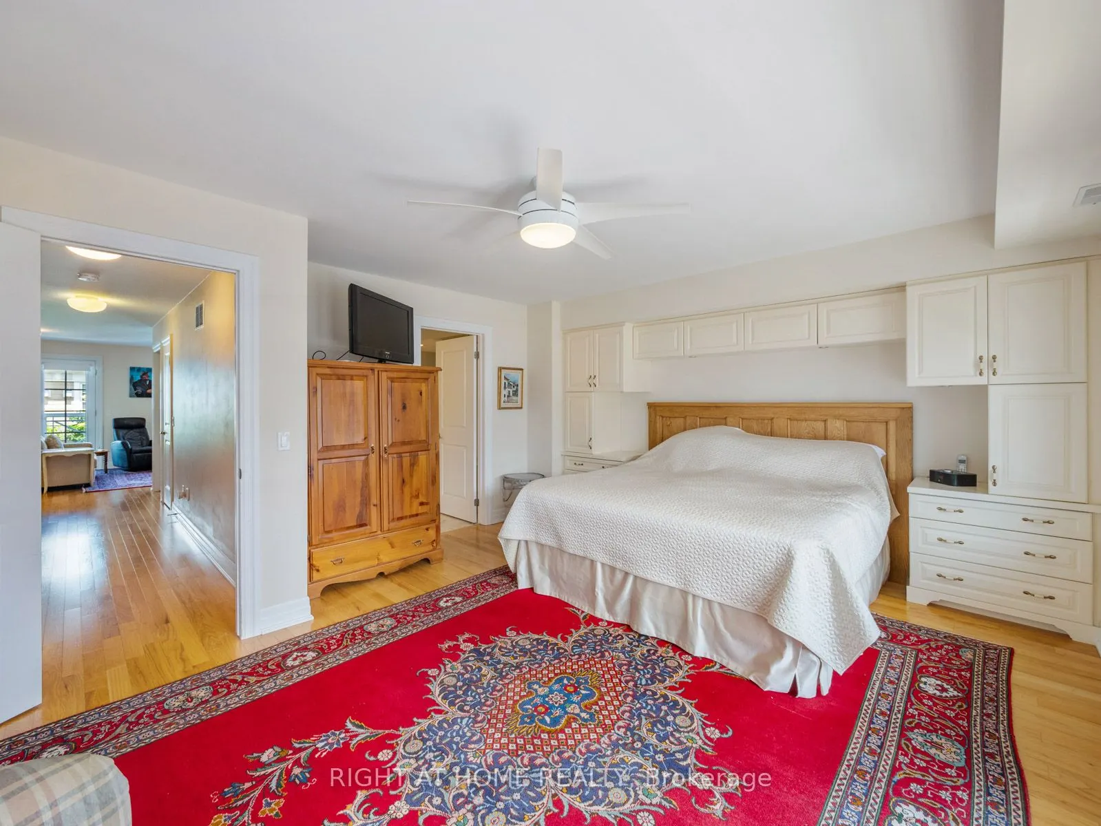 2369 Ontario Street, #26