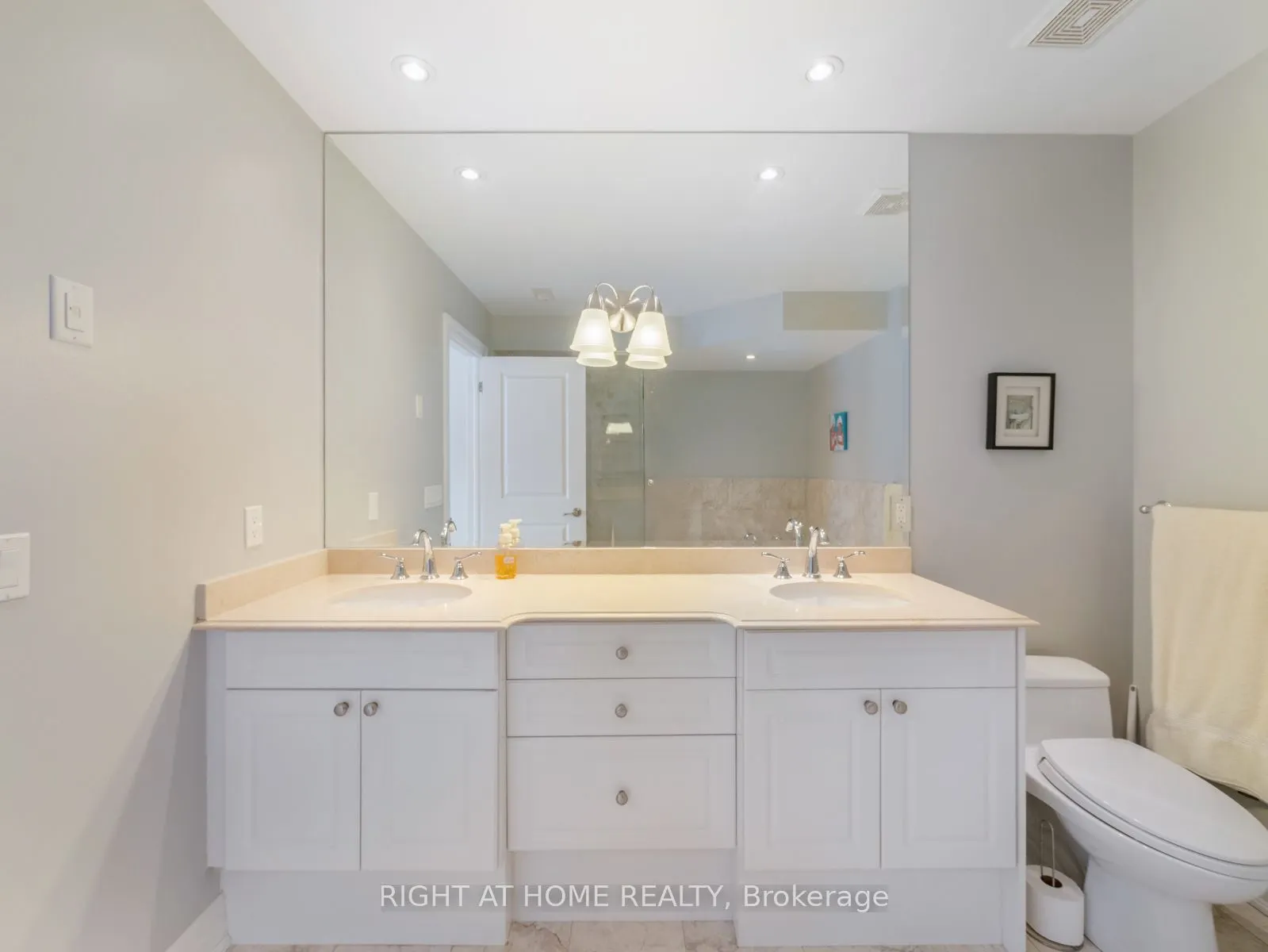 2369 Ontario Street, #26