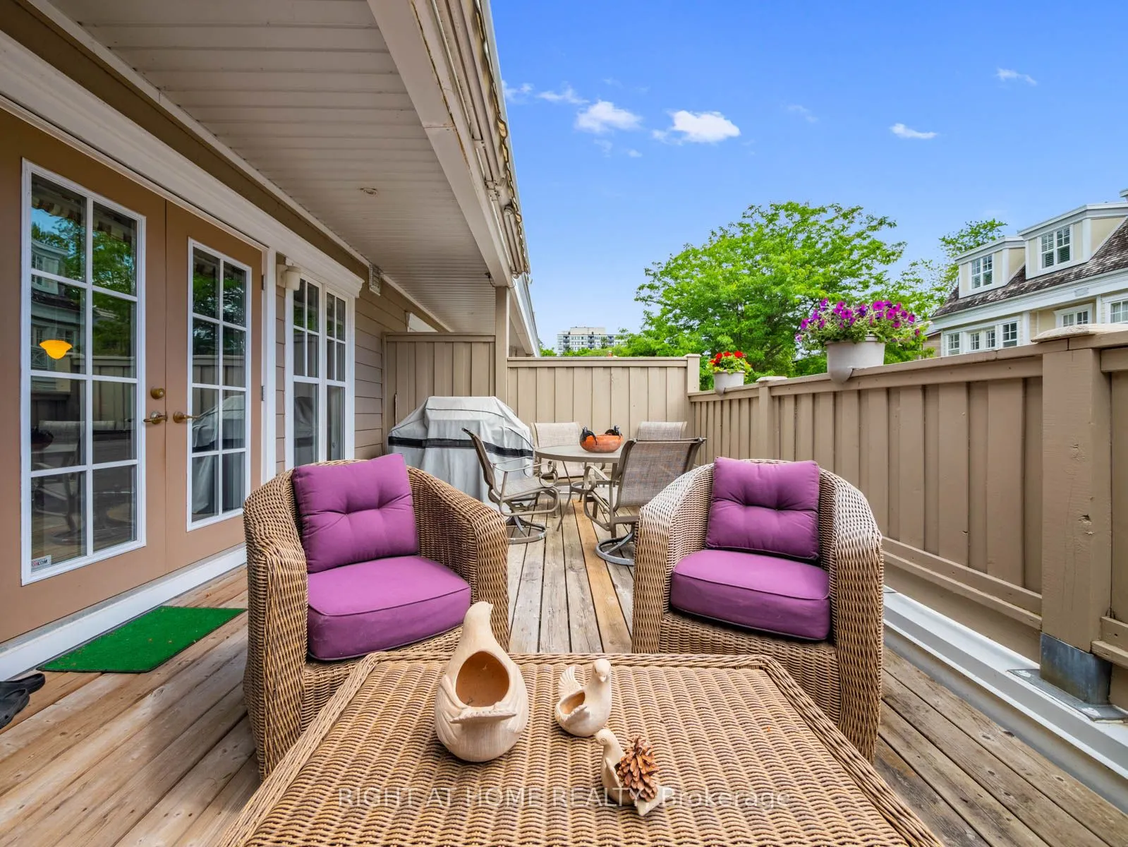 2369 Ontario Street, #26