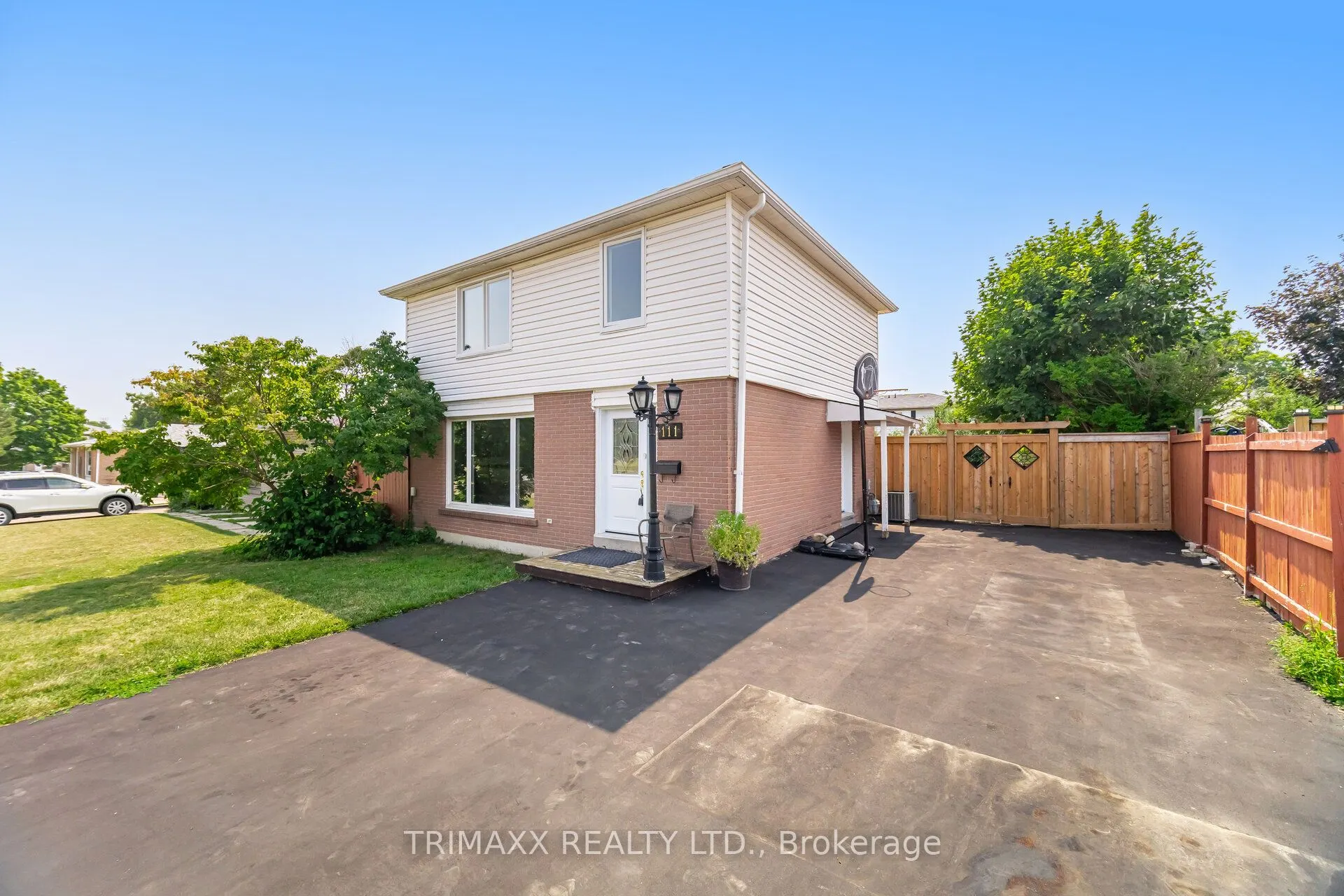 111 Folkstone Crescent