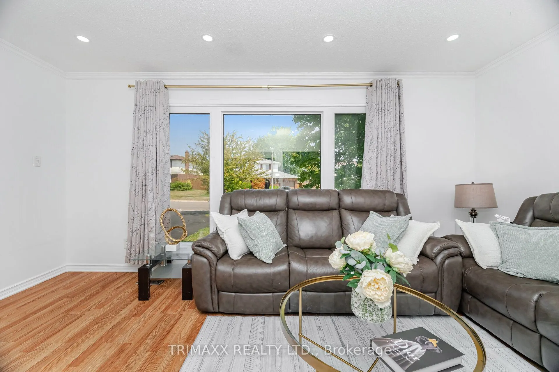 111 Folkstone Crescent