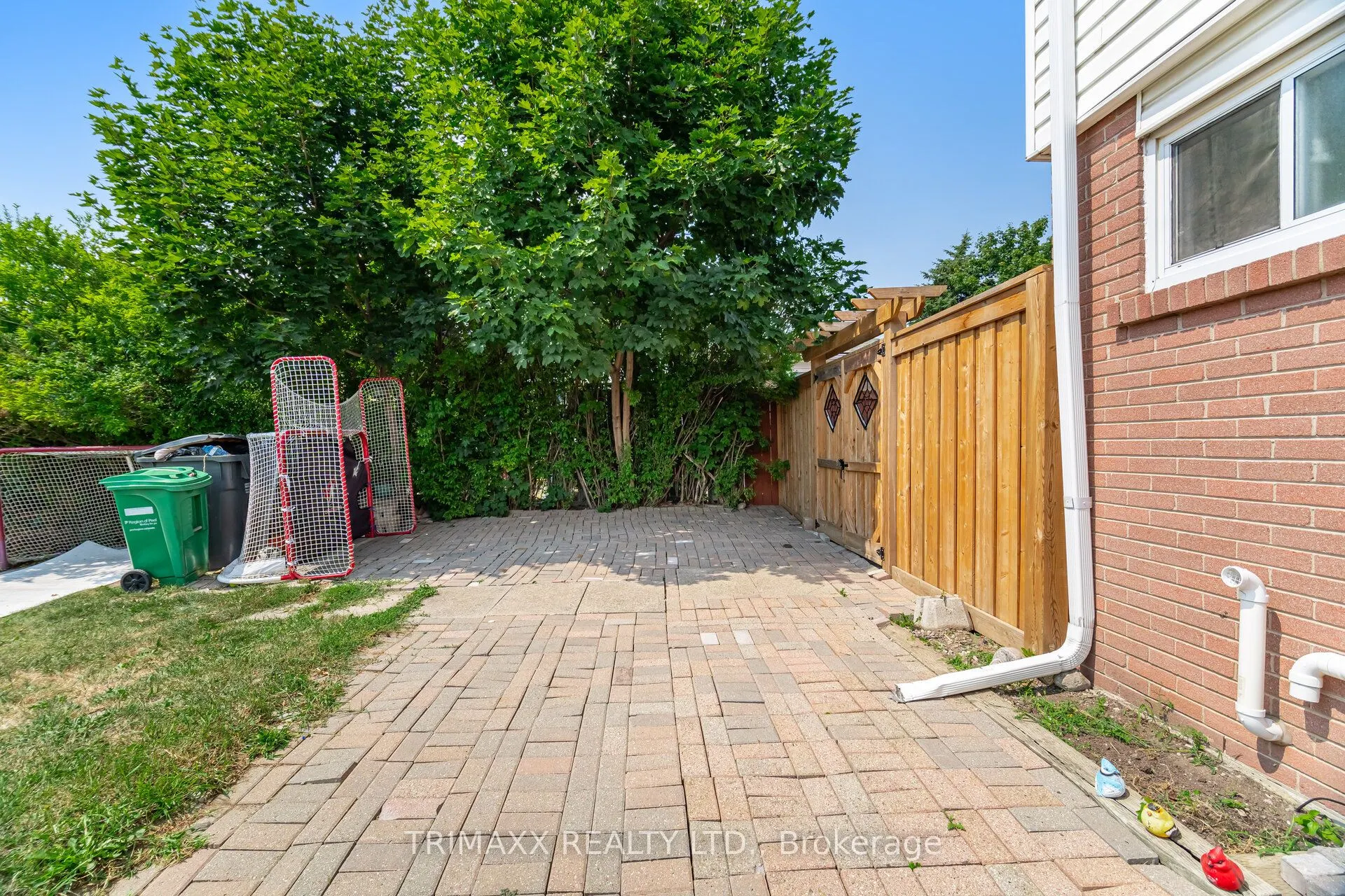 111 Folkstone Crescent
