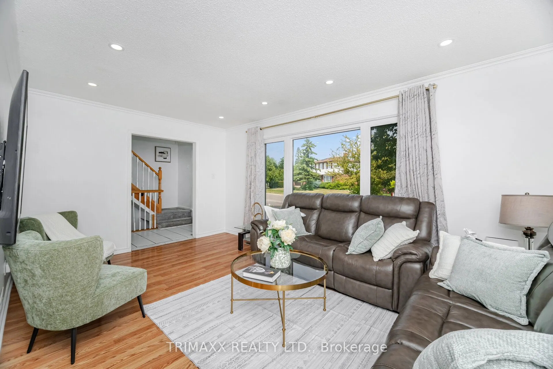 111 Folkstone Crescent