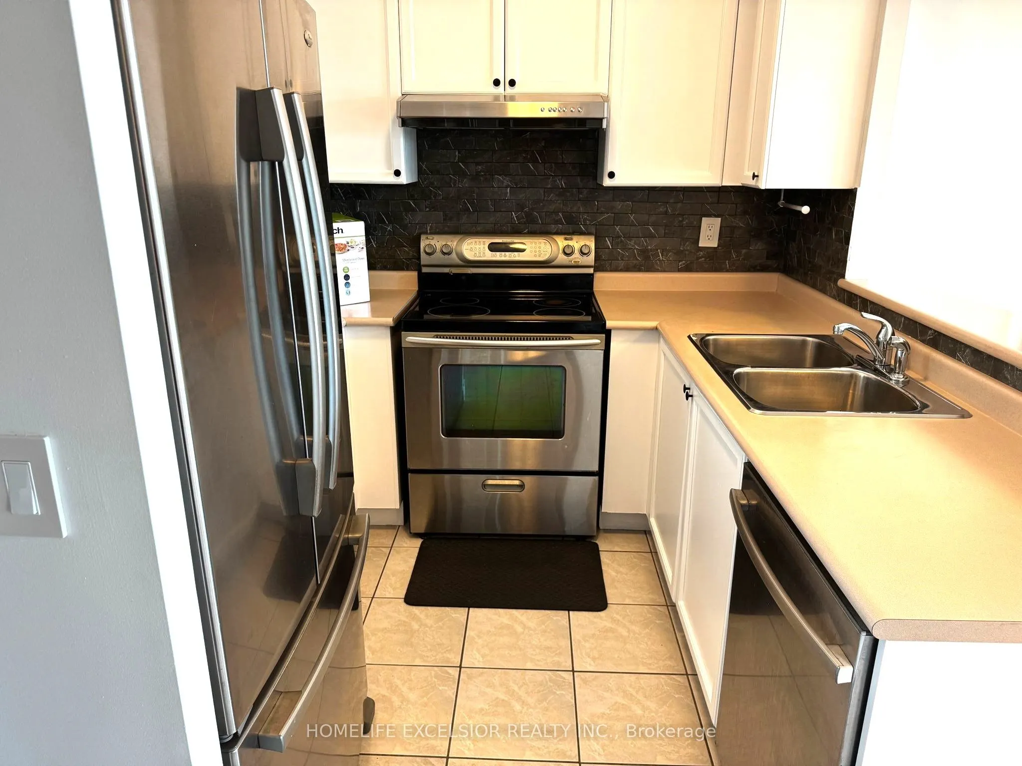 2585 Erin Centre Boulevard, #1001