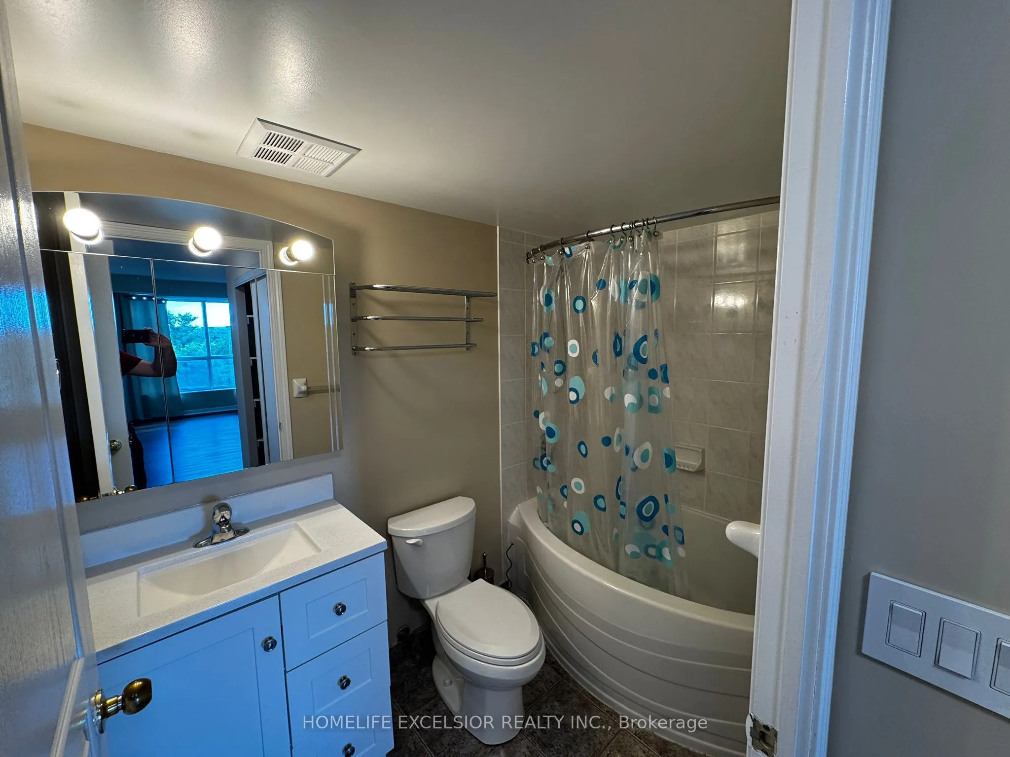 2585 Erin Centre Boulevard, #1001