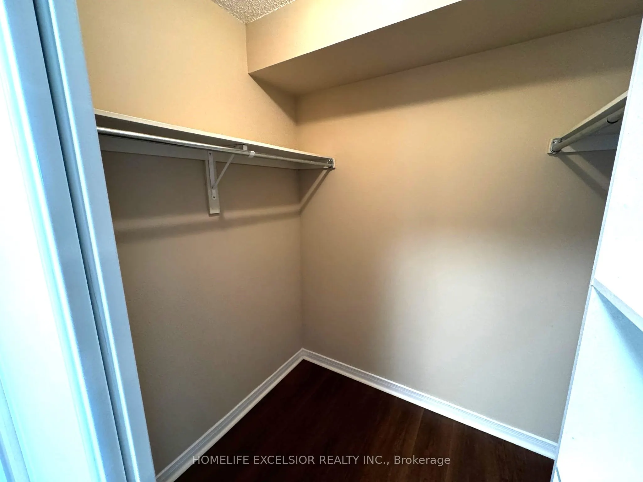 2585 Erin Centre Boulevard, #1001