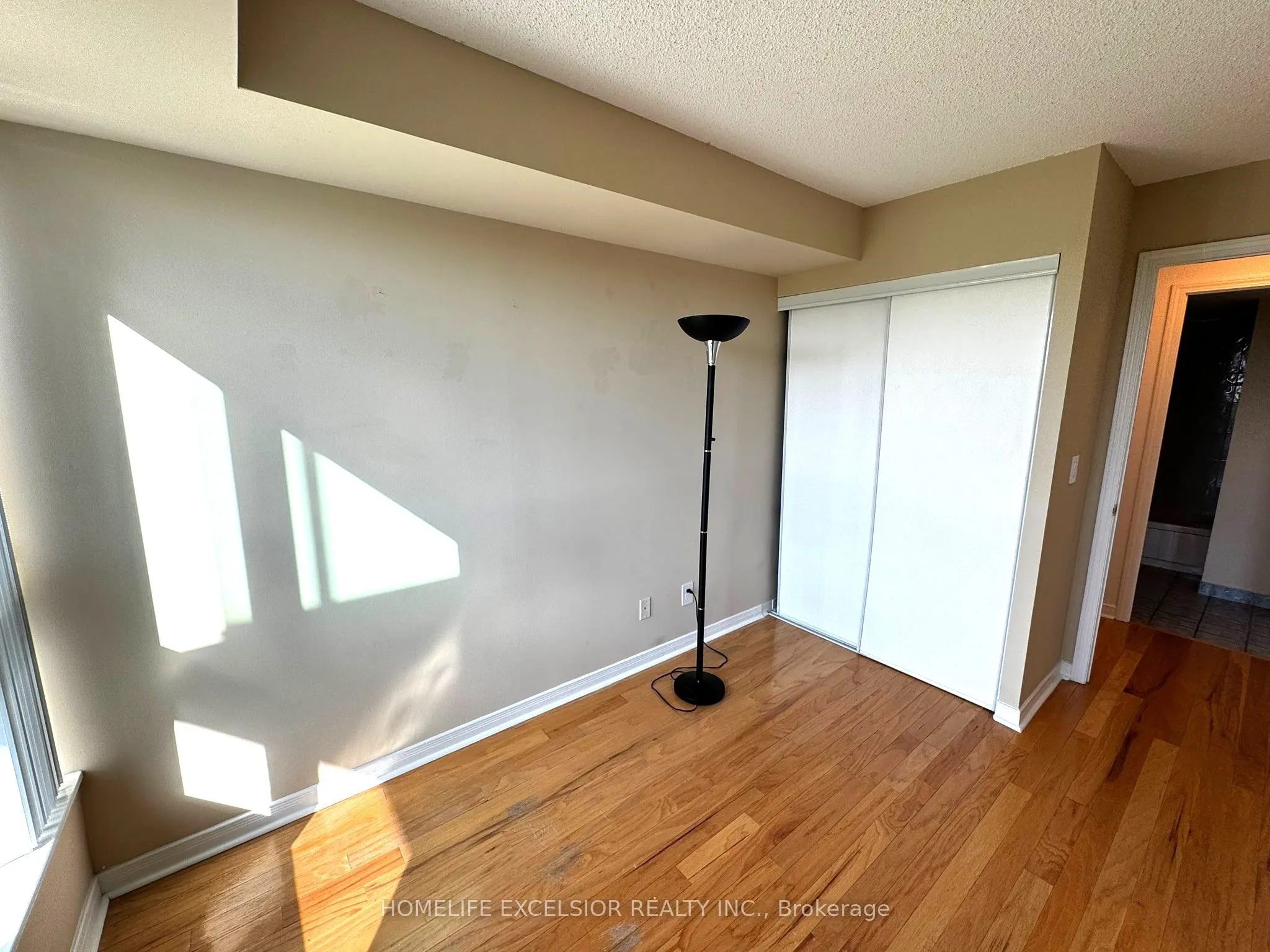 2585 Erin Centre Boulevard, #1001