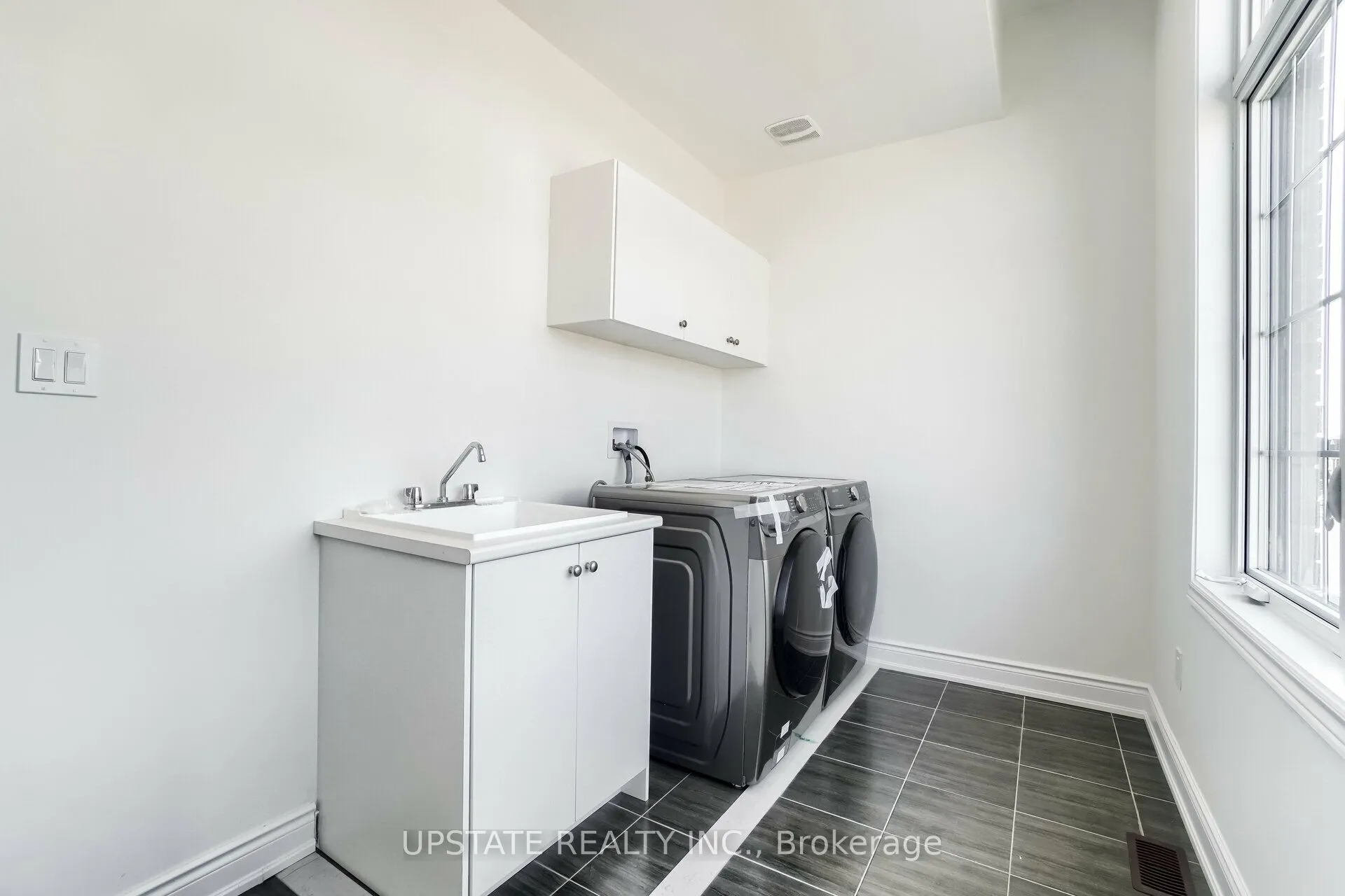 27 Valleyway Drive