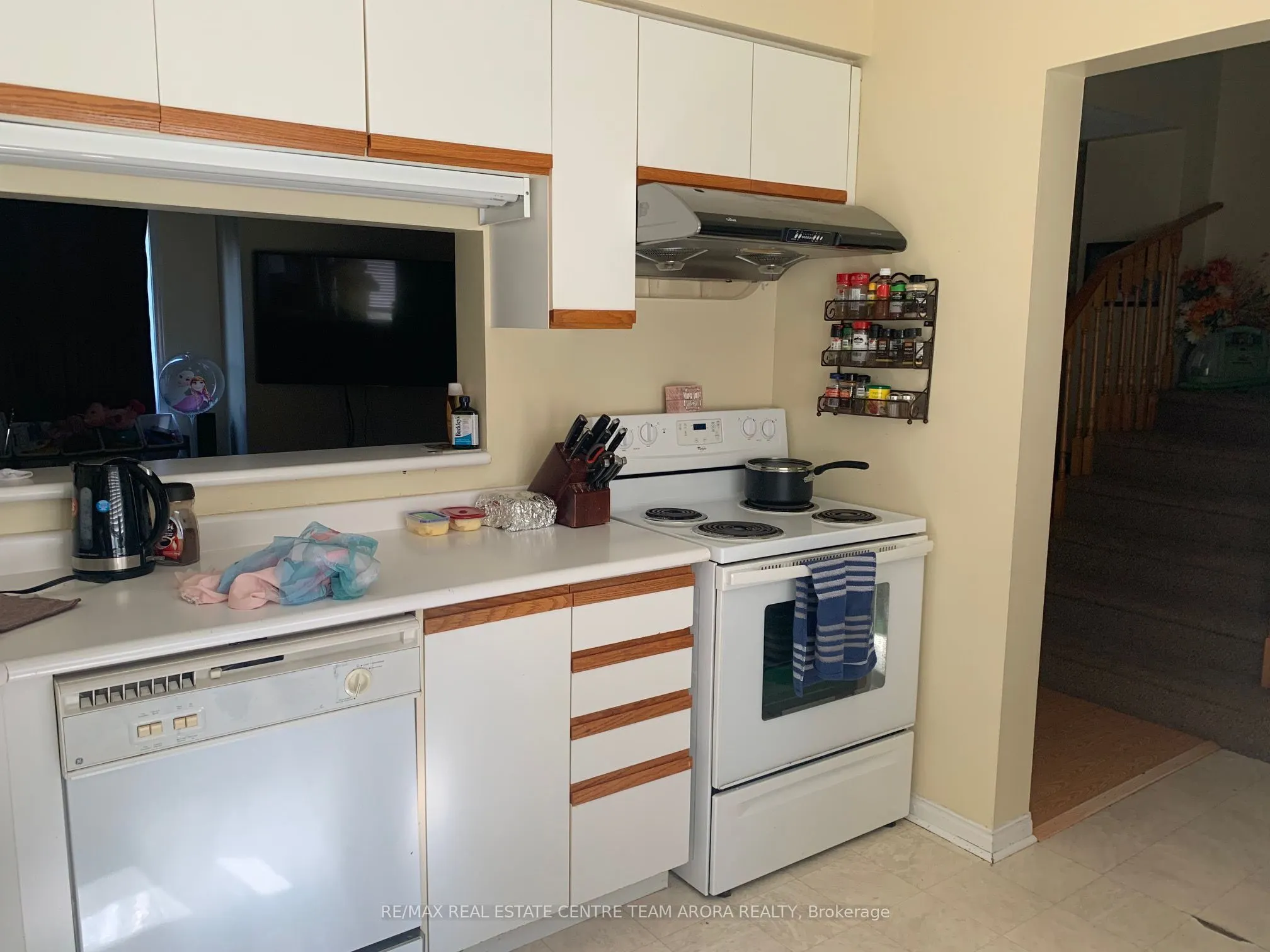 82 Mullis Crescent, #Main & 2nd