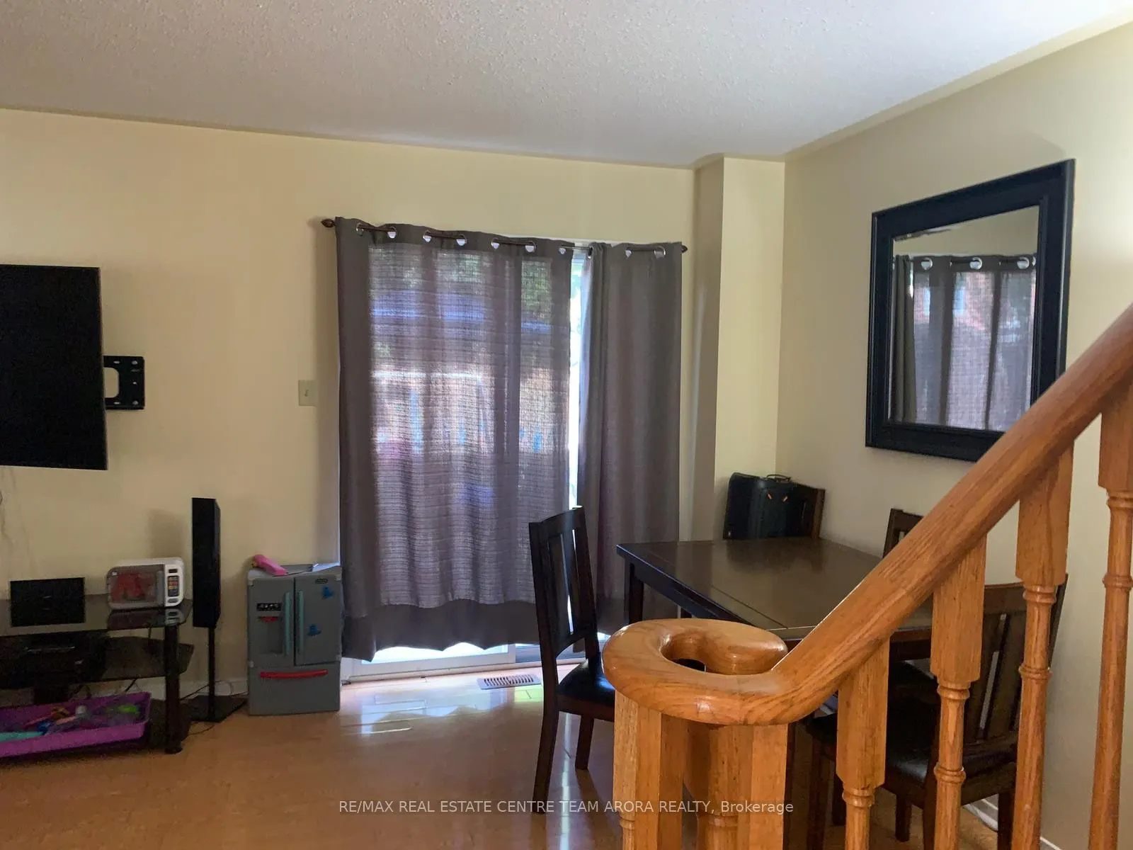 82 Mullis Crescent, #Main & 2nd