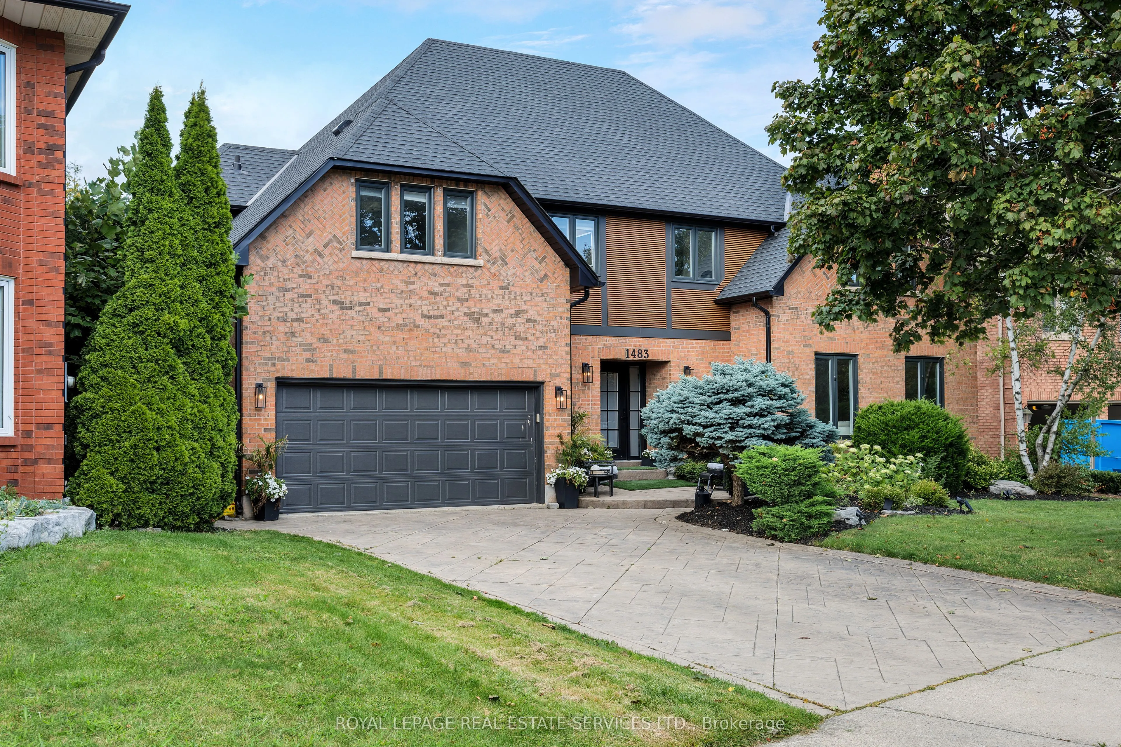 1483 The Links Drive