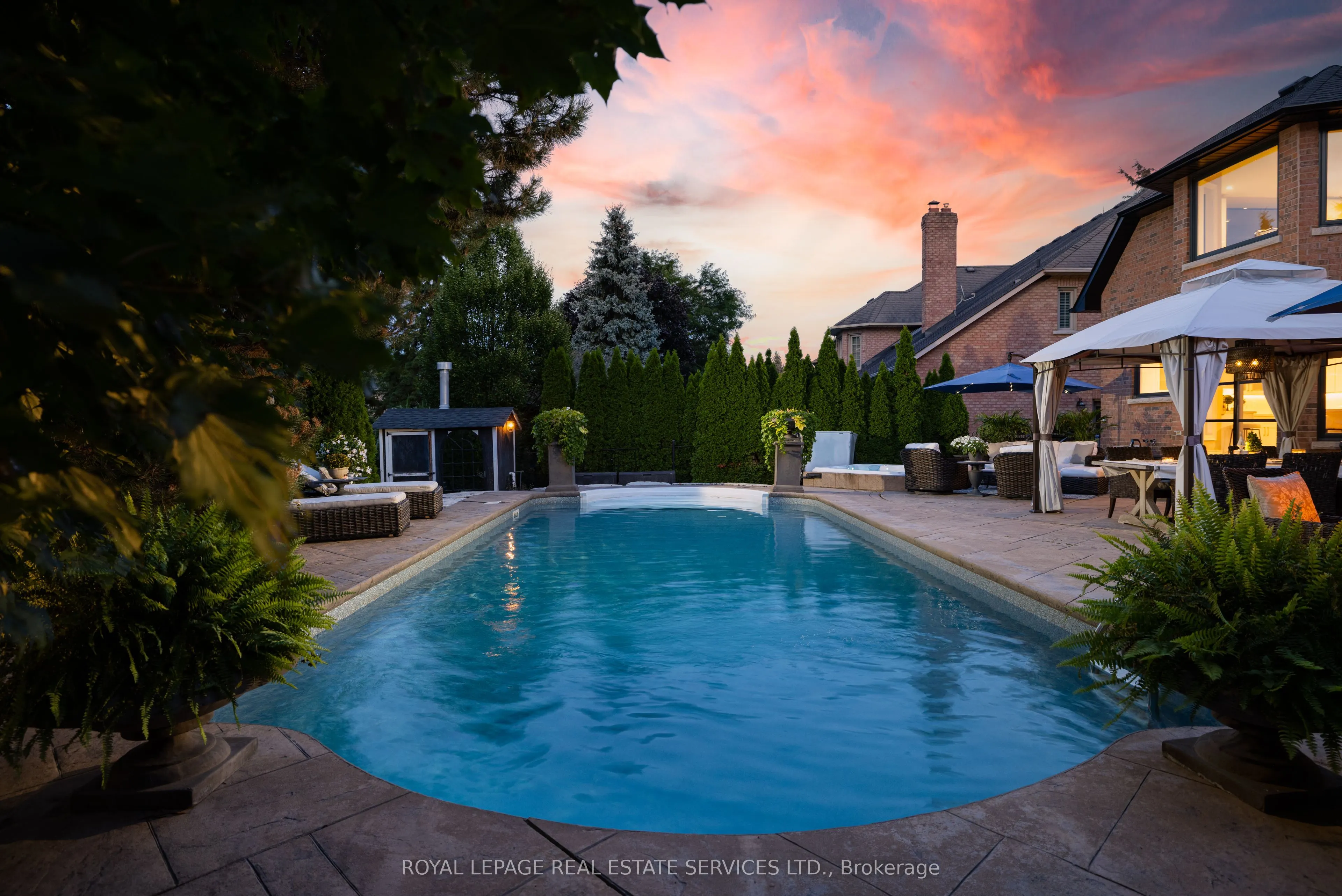 1483 The Links Drive