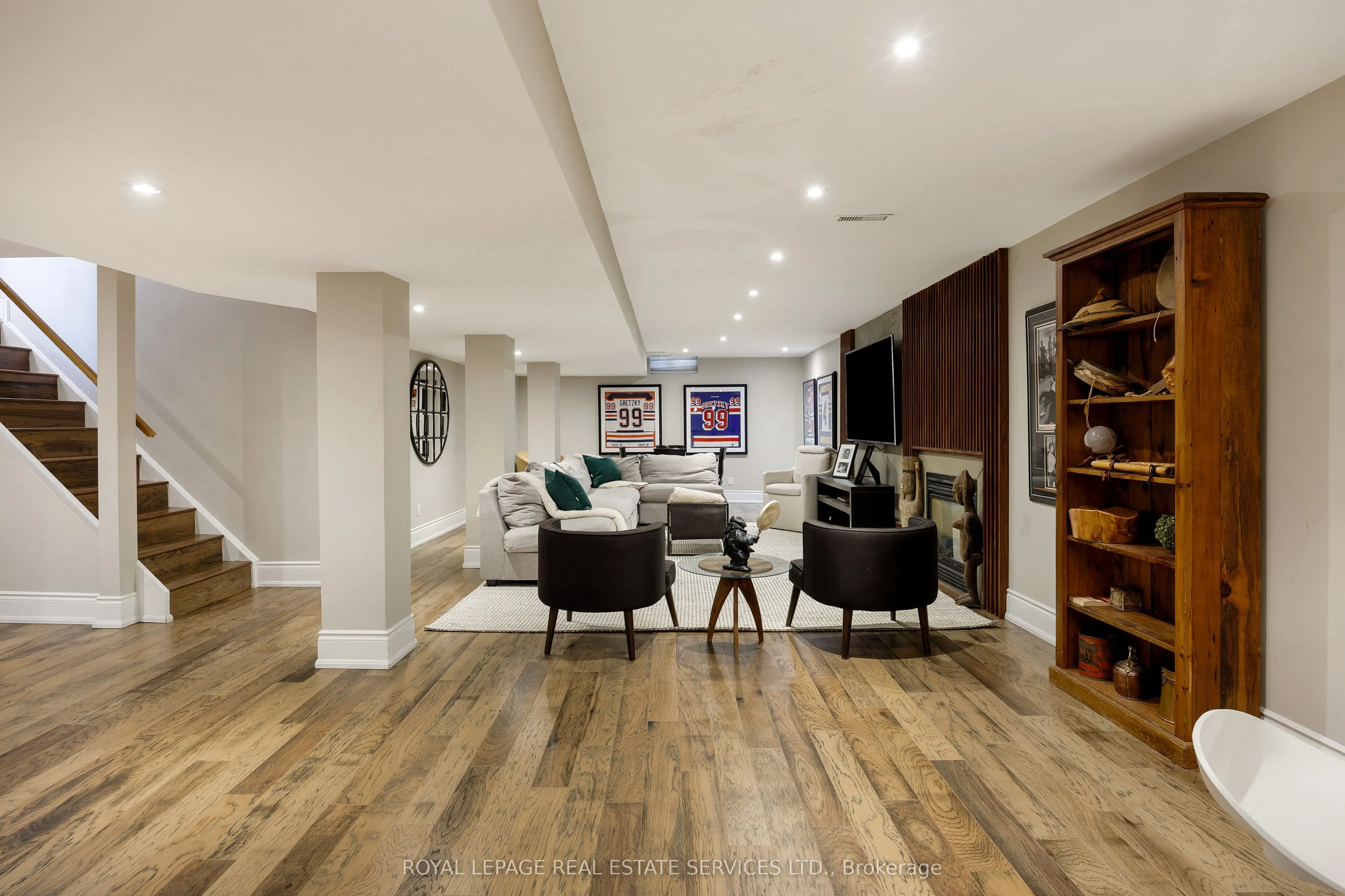 1483 The Links Drive