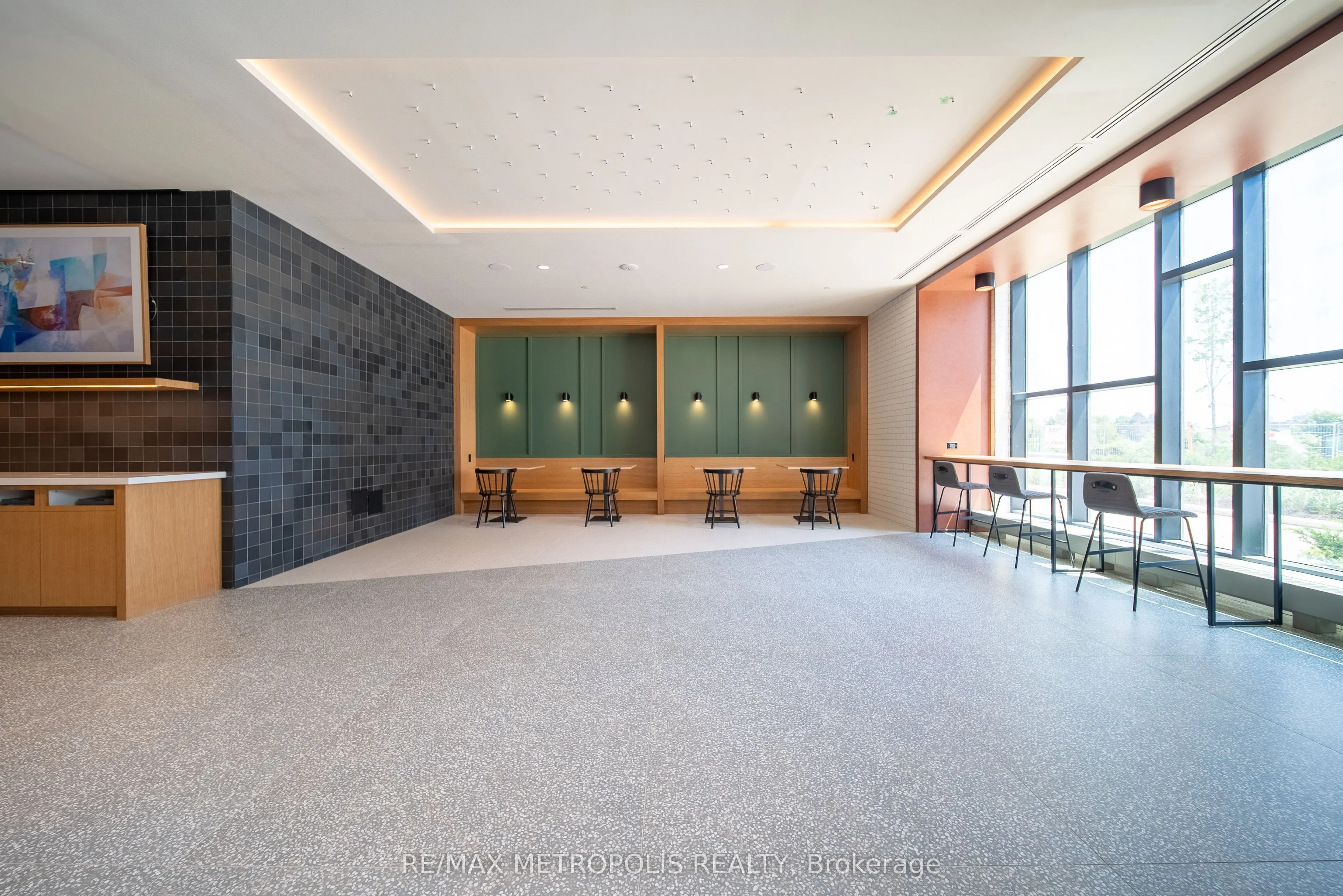 2495 Eglinton Avenue W, #807