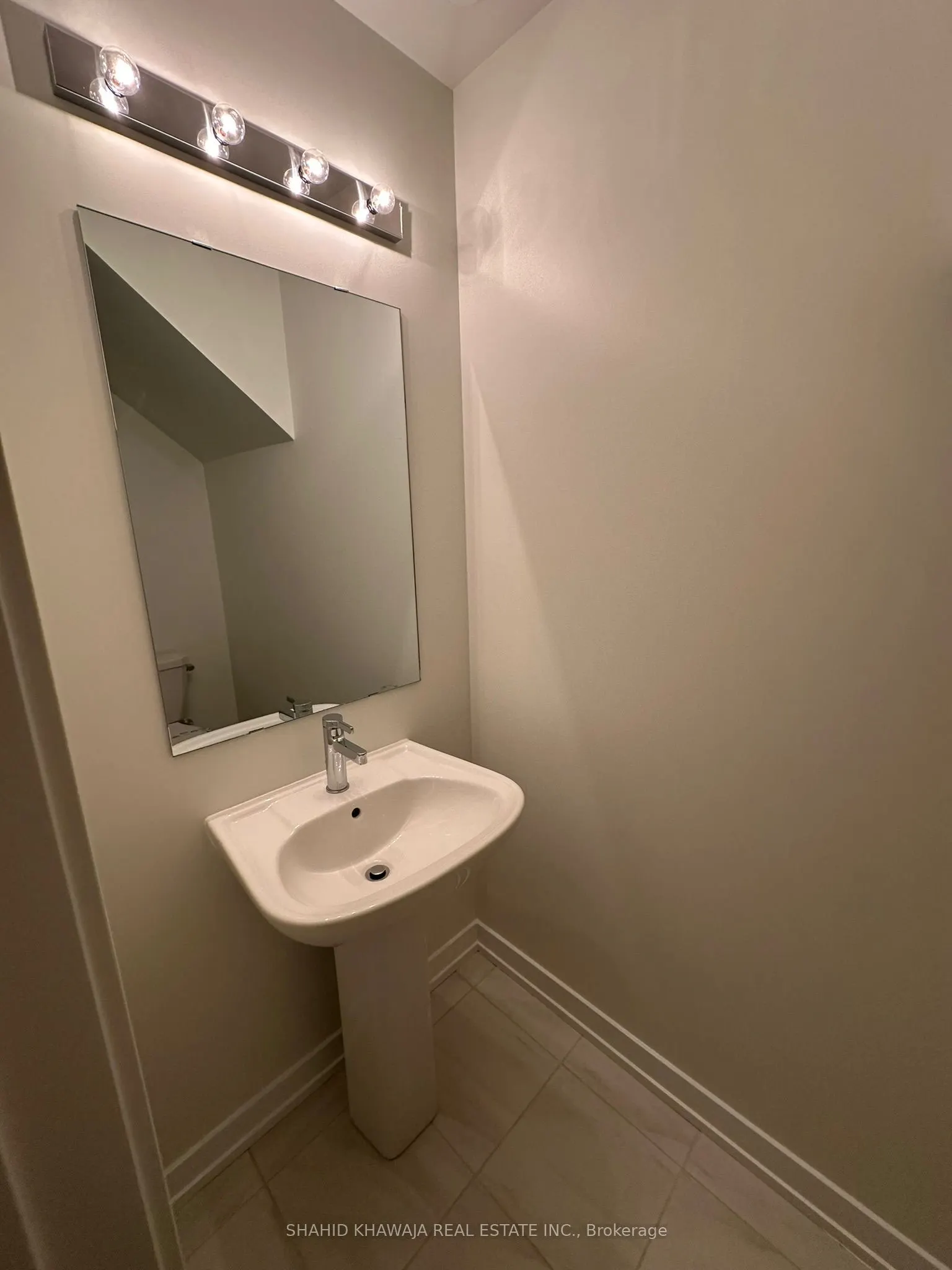3546 Colonial Drive, #27