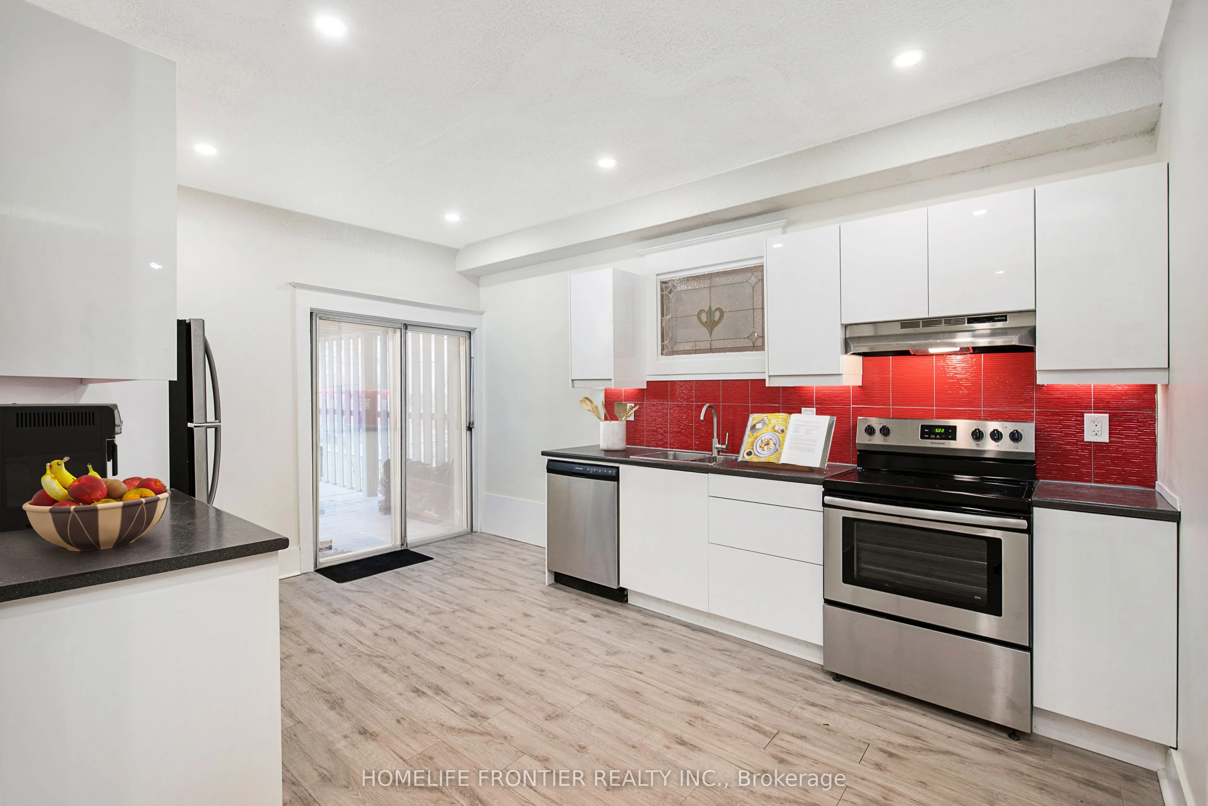 46 Cowan Avenue