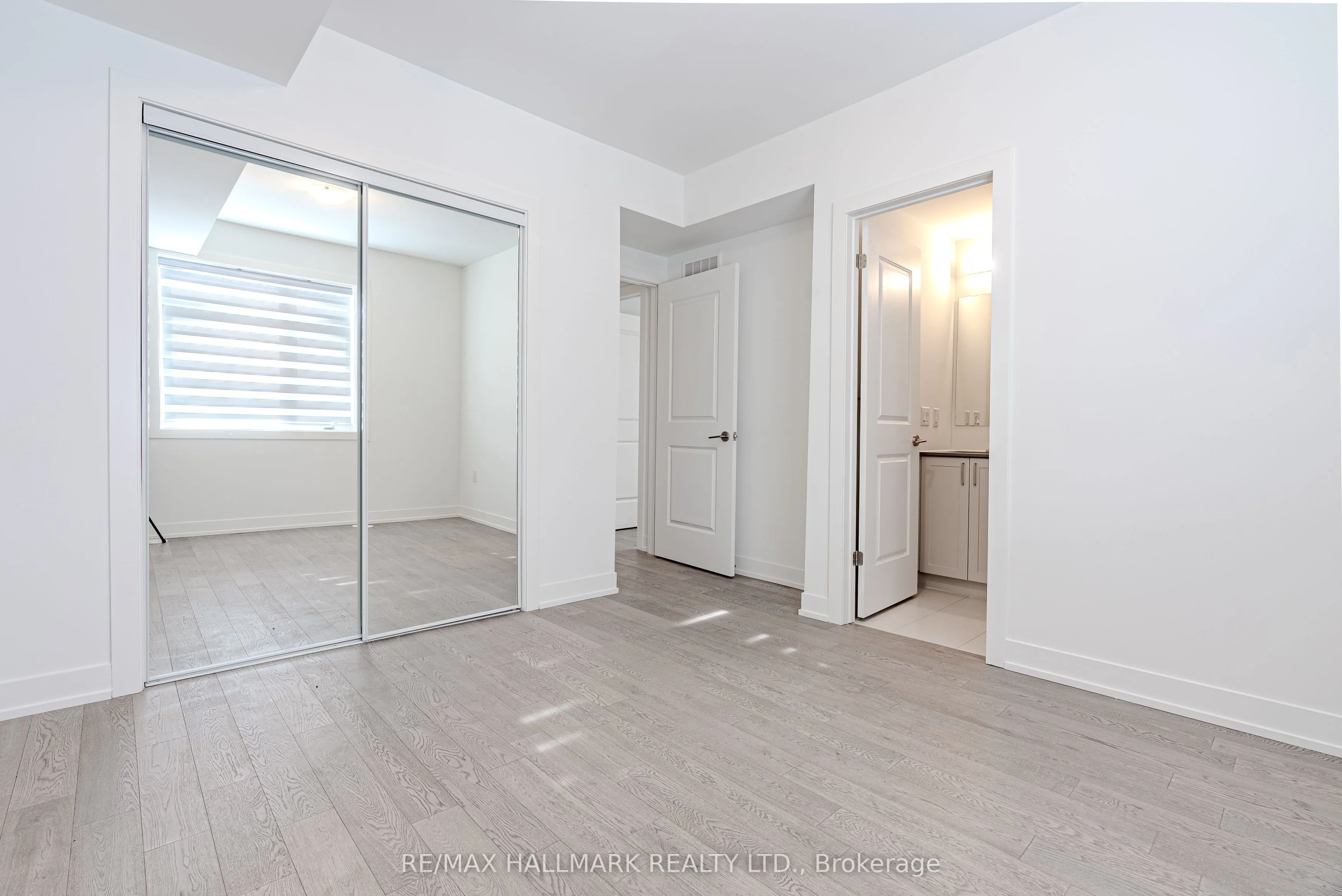 1085 Douglas Mccurdy Common, #216
