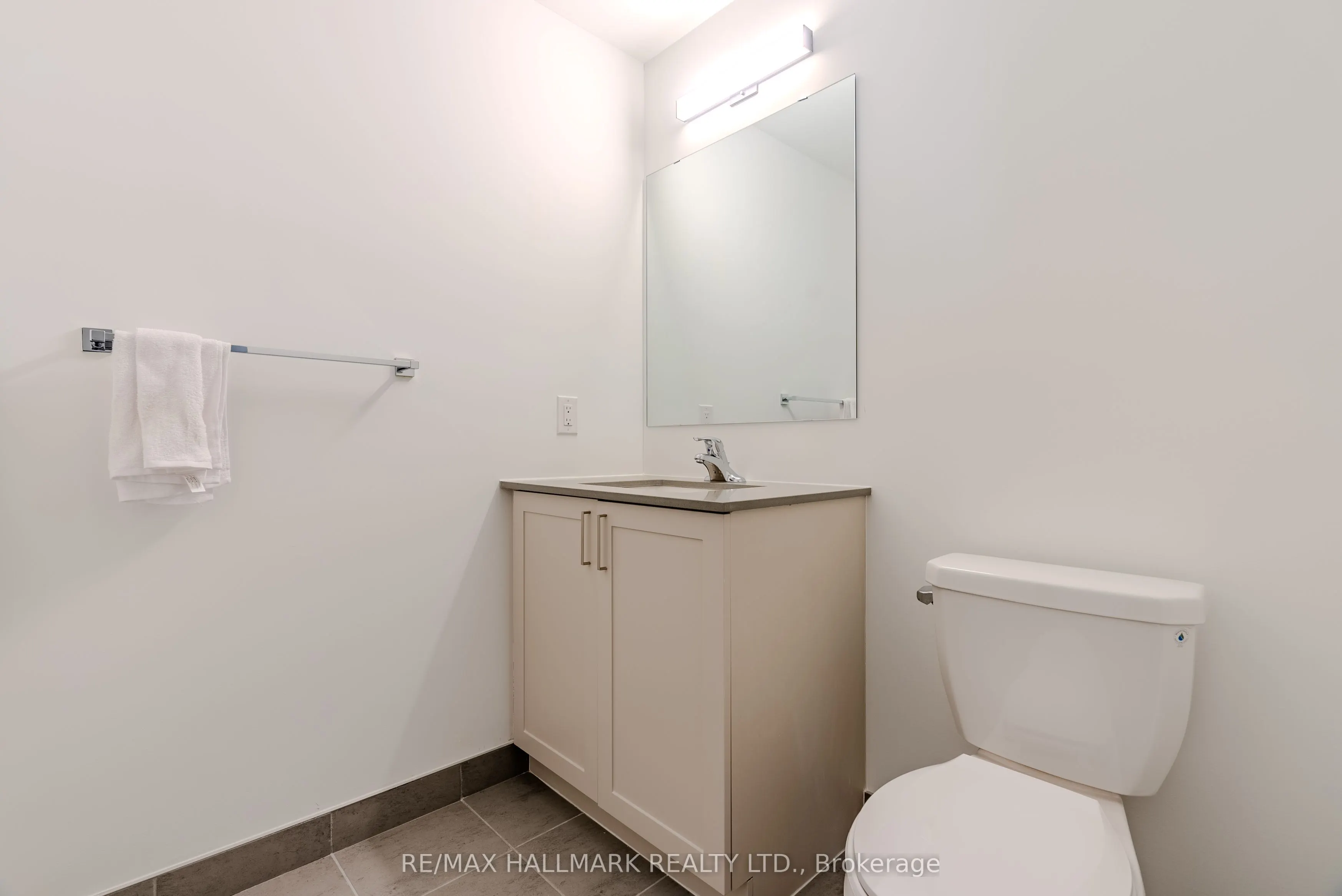 1085 Douglas Mccurdy Common, #216