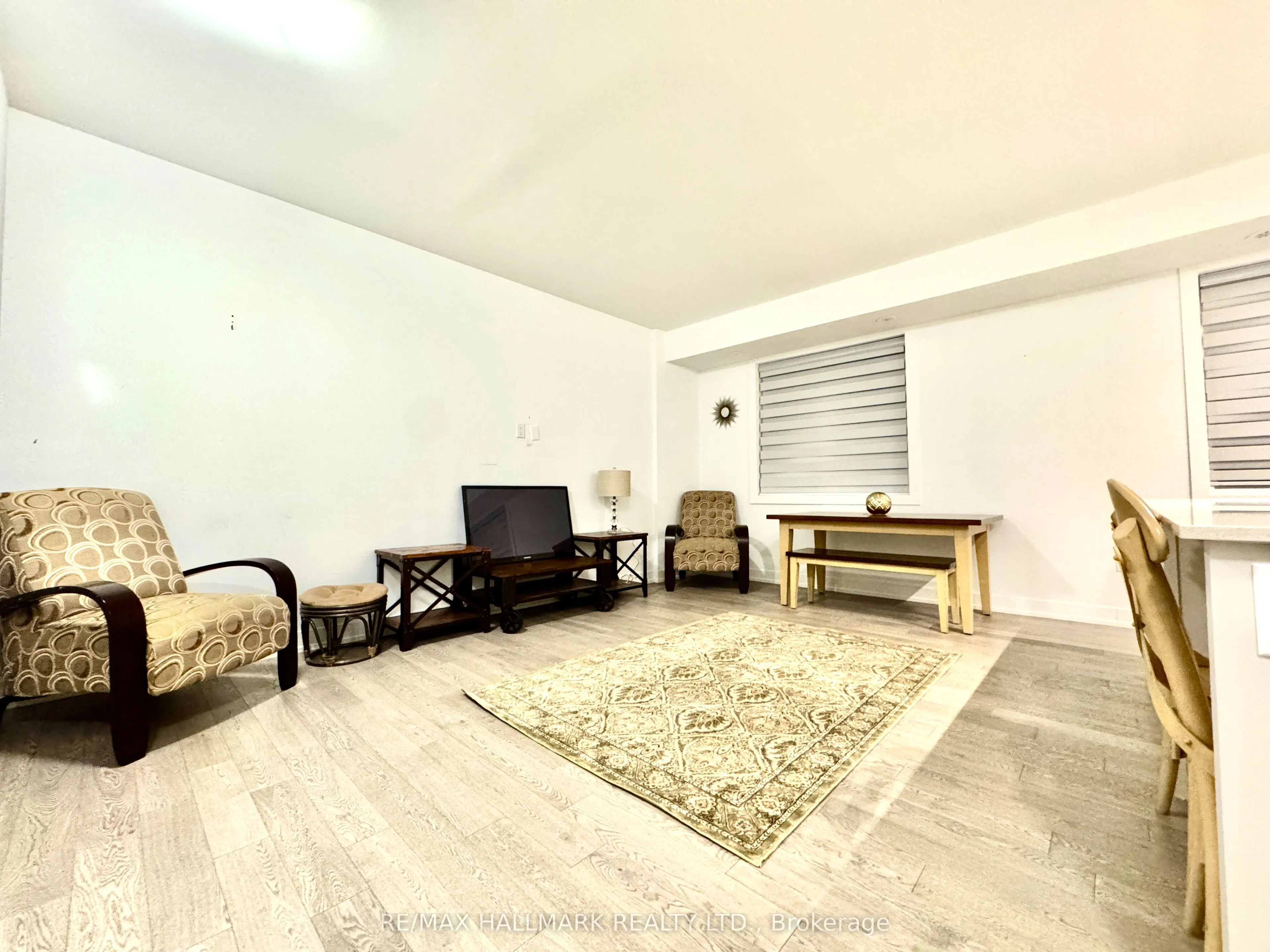 1085 Douglas Mccurdy Common, #216