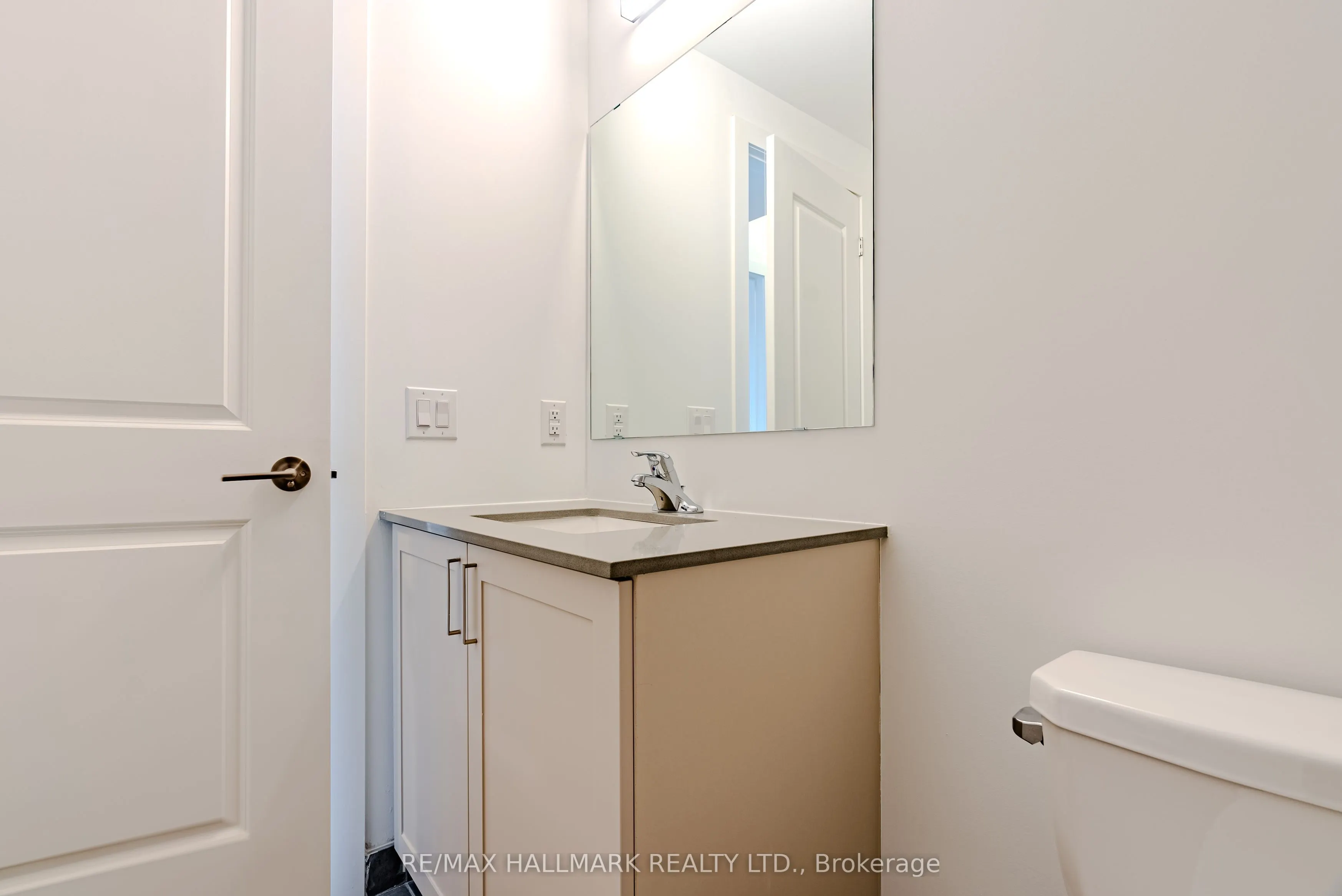 1085 Douglas Mccurdy Common, #216