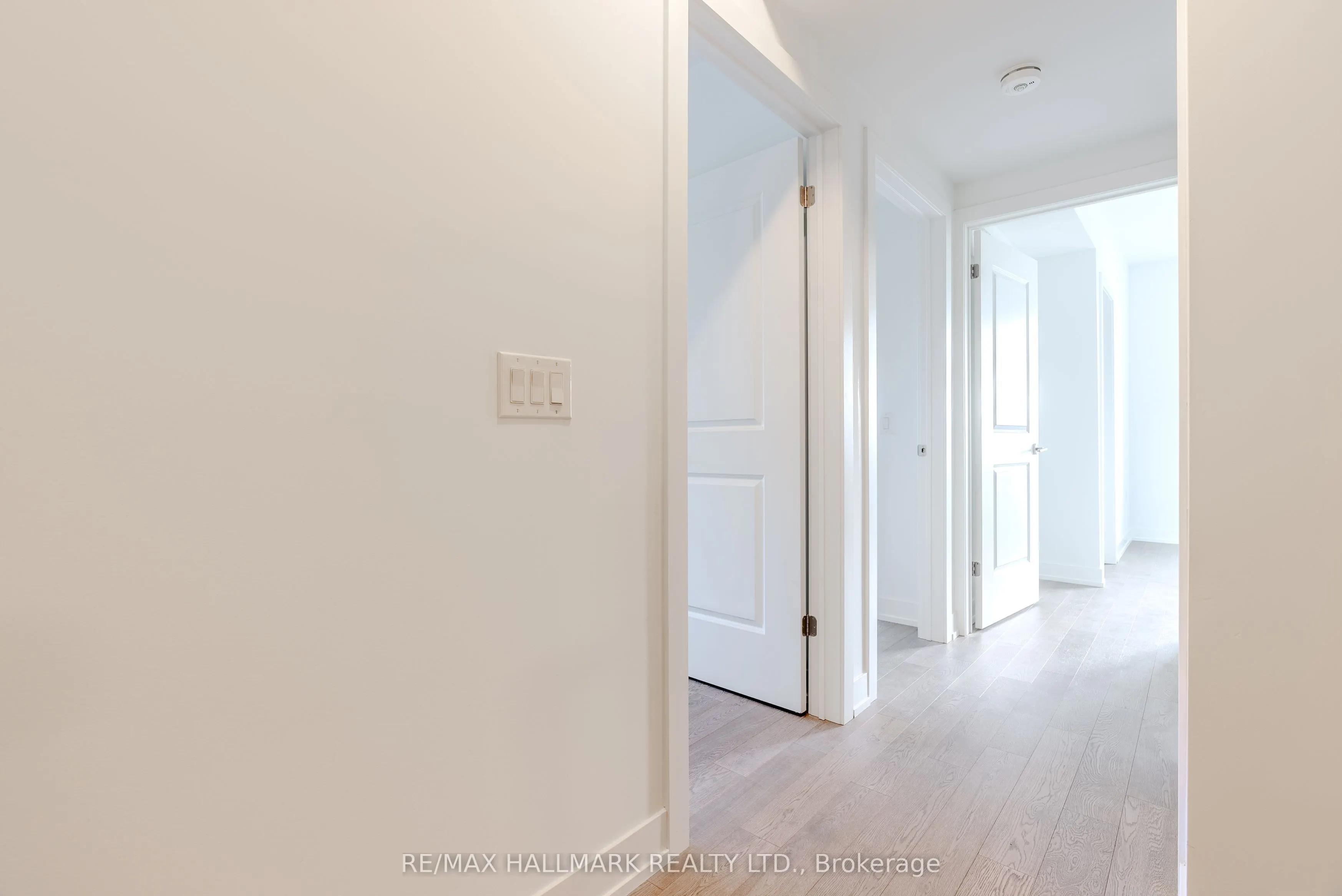 1085 Douglas Mccurdy Common, #216