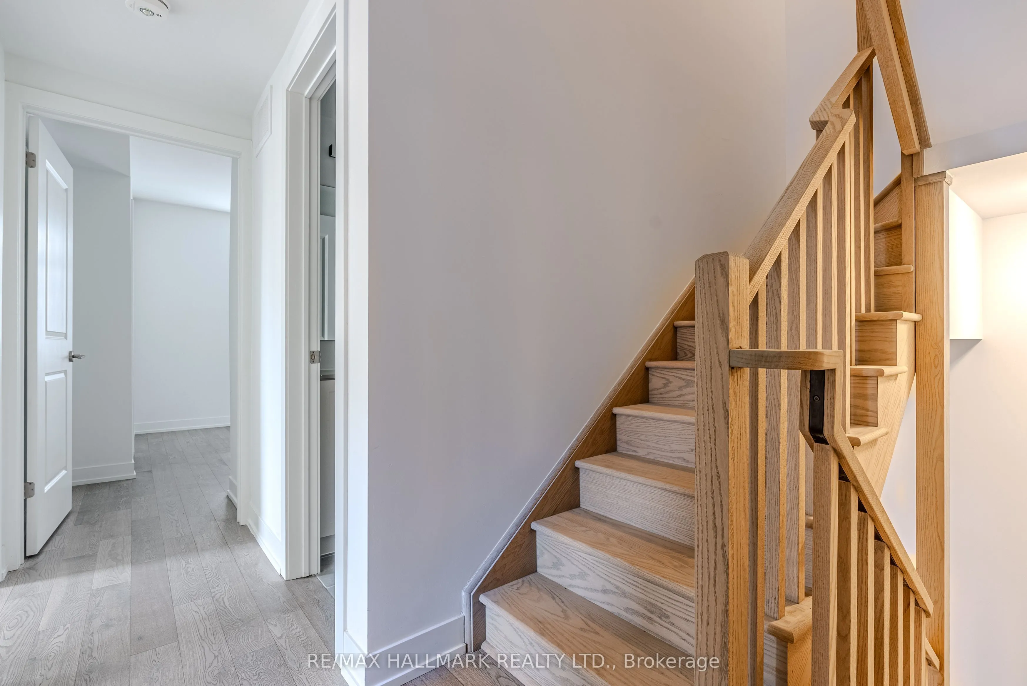 1085 Douglas Mccurdy Common, #216