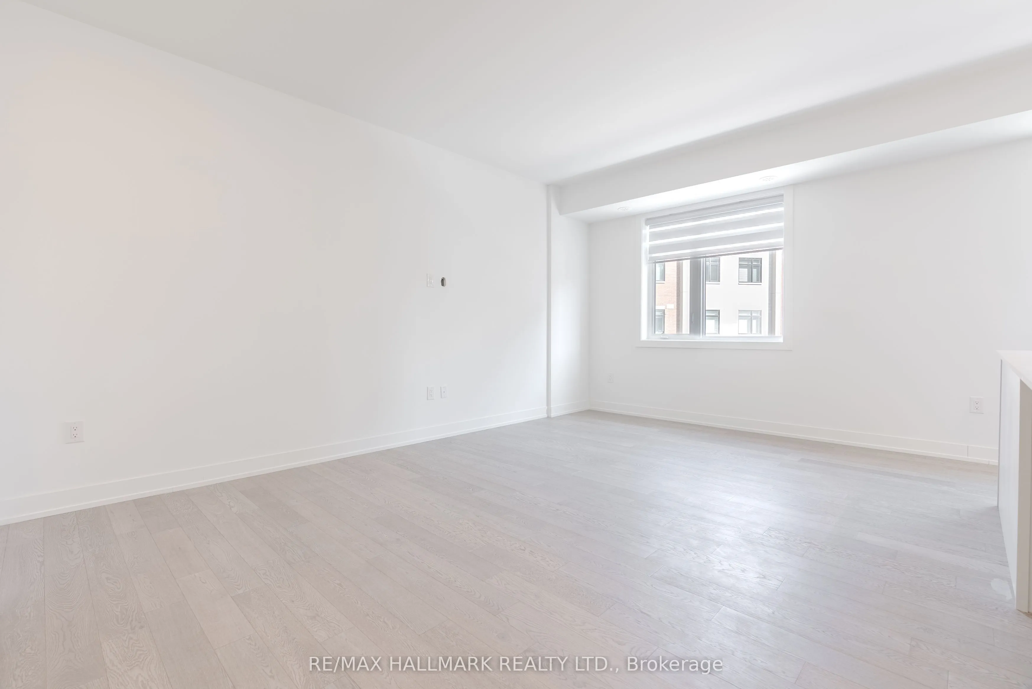 1085 Douglas Mccurdy Common, #216