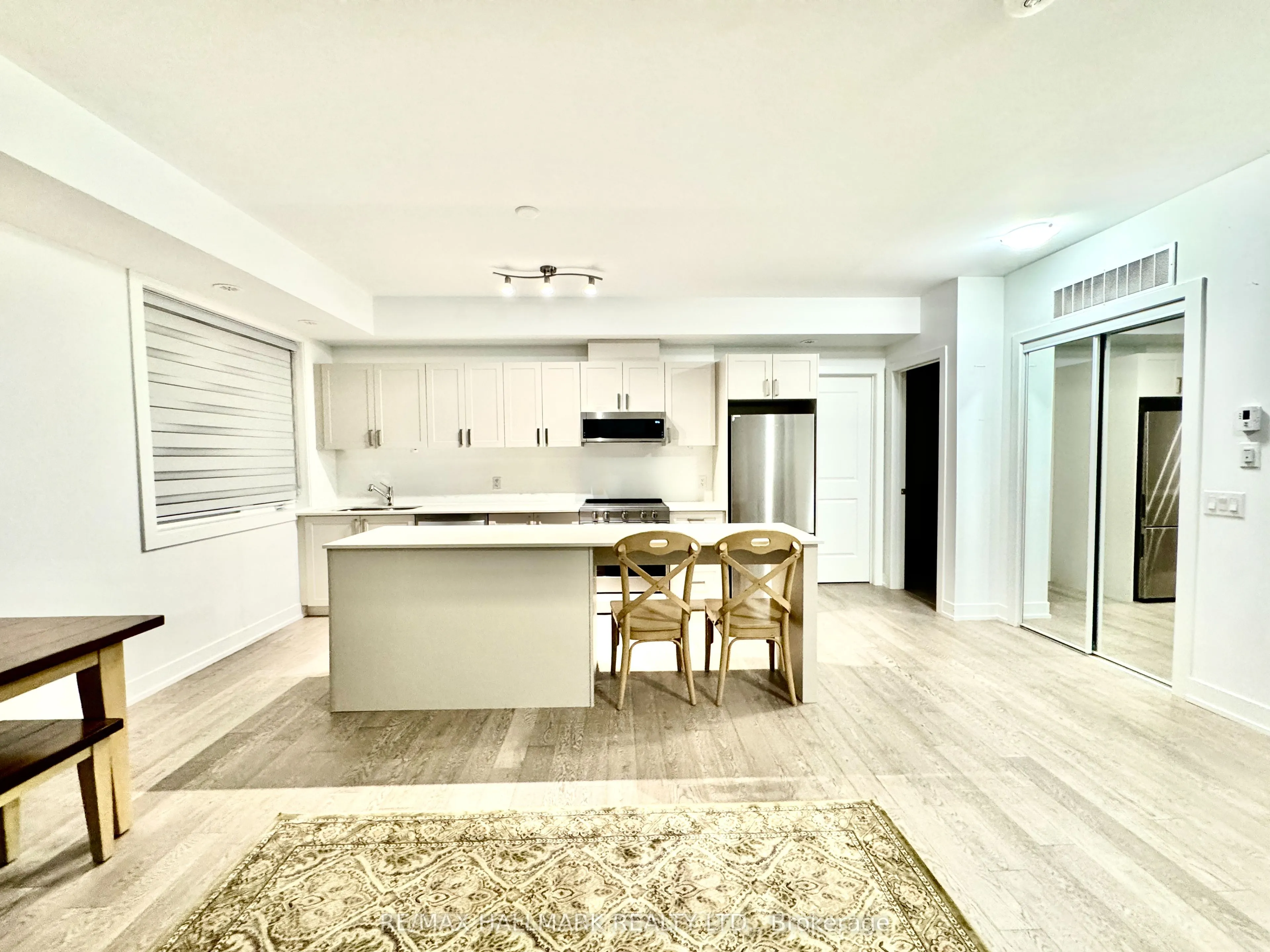 1085 Douglas Mccurdy Common, #216