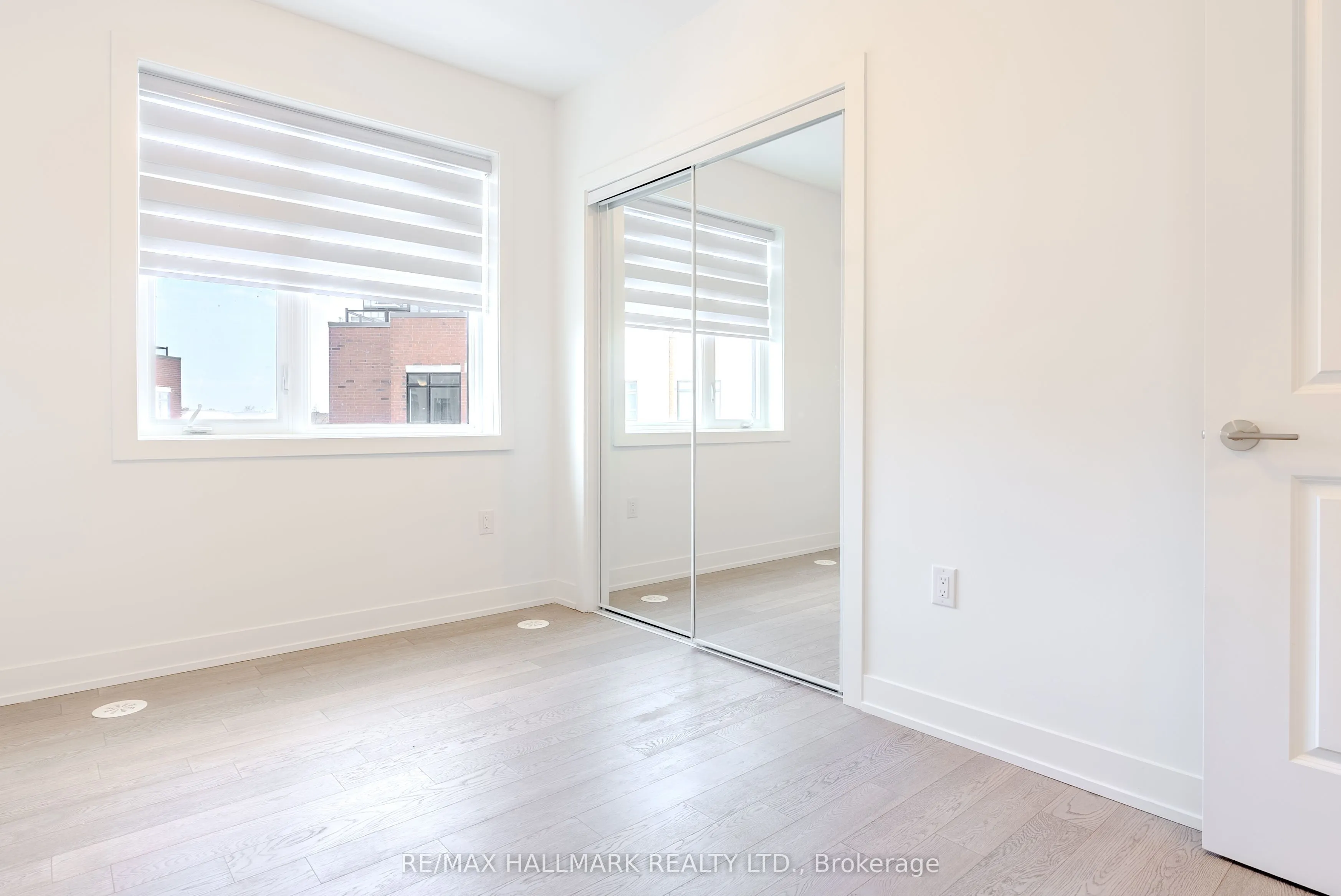 1085 Douglas Mccurdy Common, #216